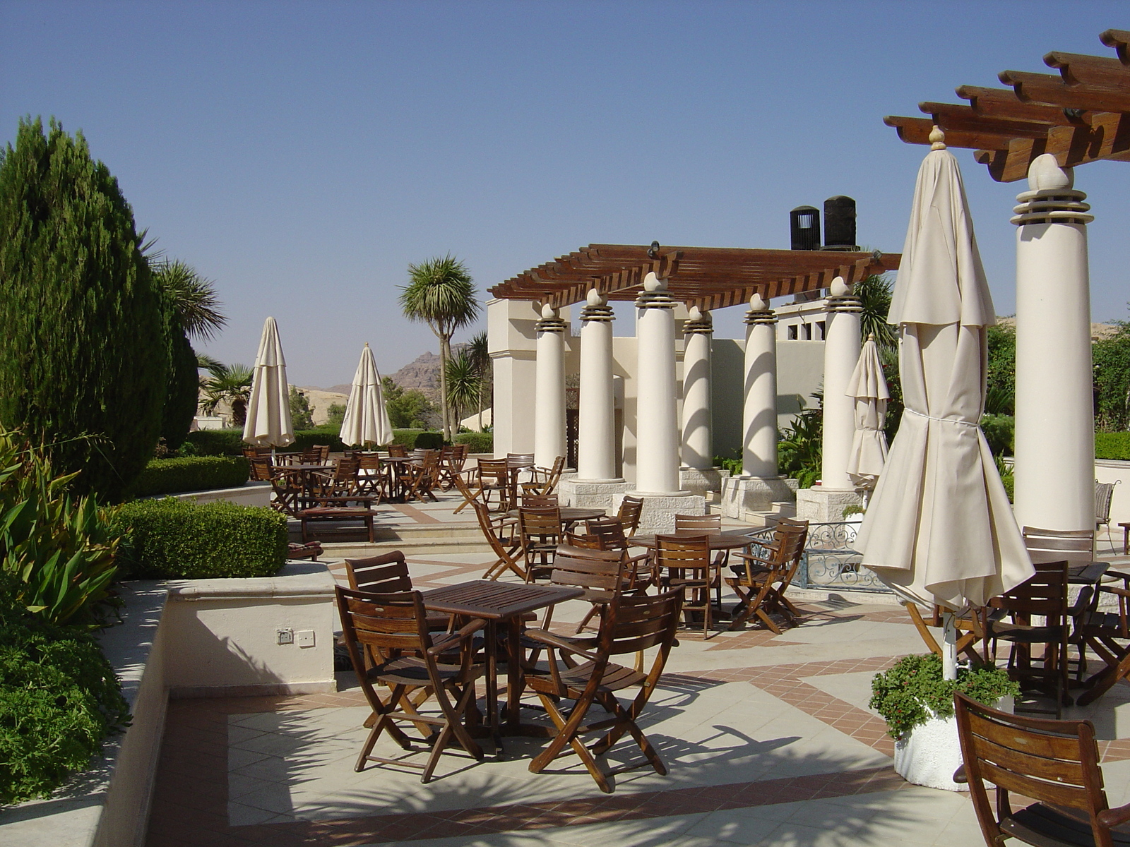 รูปถ่าย จอร์แดน(Jordan) เปตร้า(Petra) โรงแรมเมอเวนพิค(Movenpick Hotel) 2004-10 6