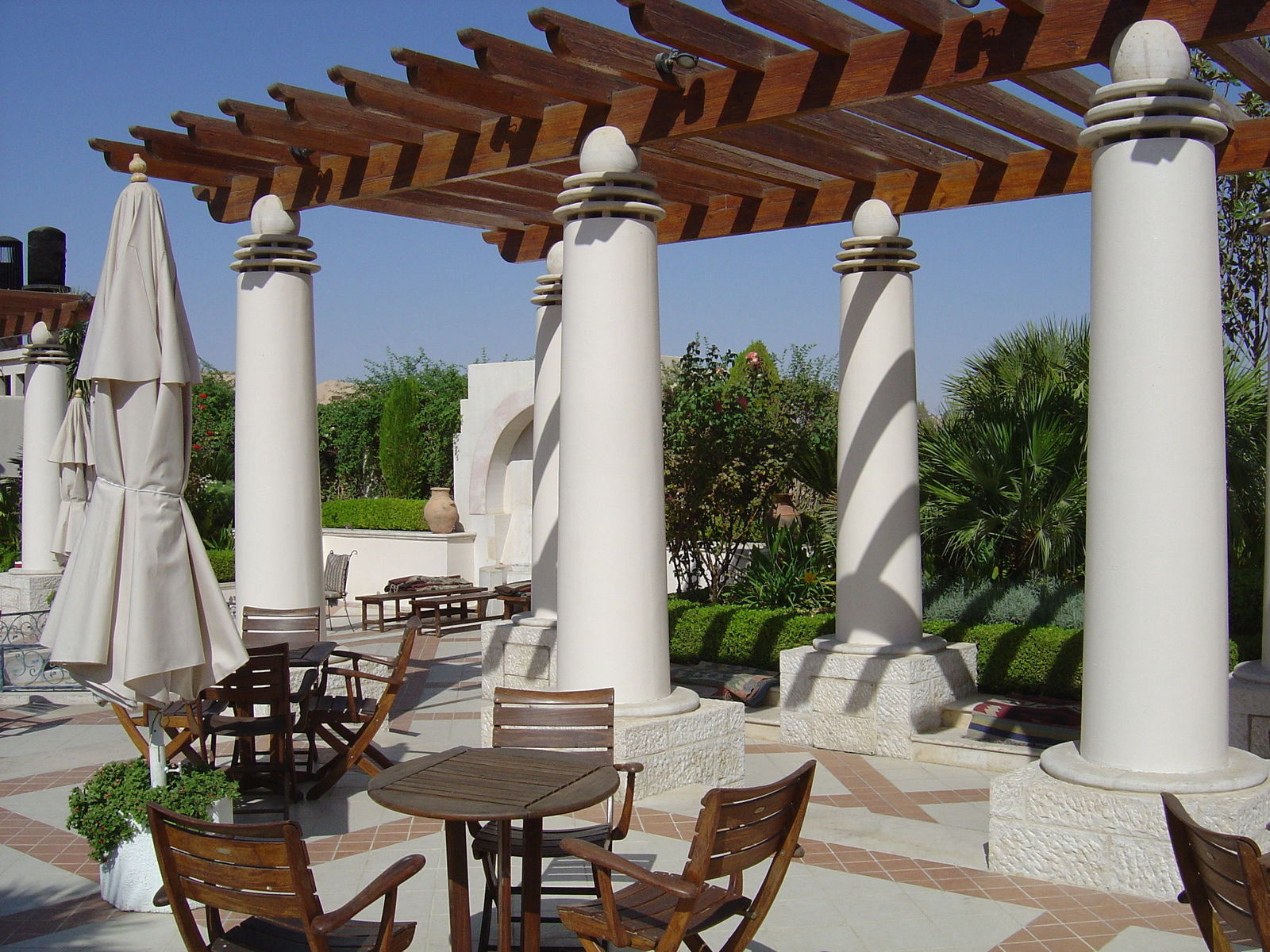 รูปถ่าย จอร์แดน(Jordan) เปตร้า(Petra) โรงแรมเมอเวนพิค(Movenpick Hotel) 2004-10 3