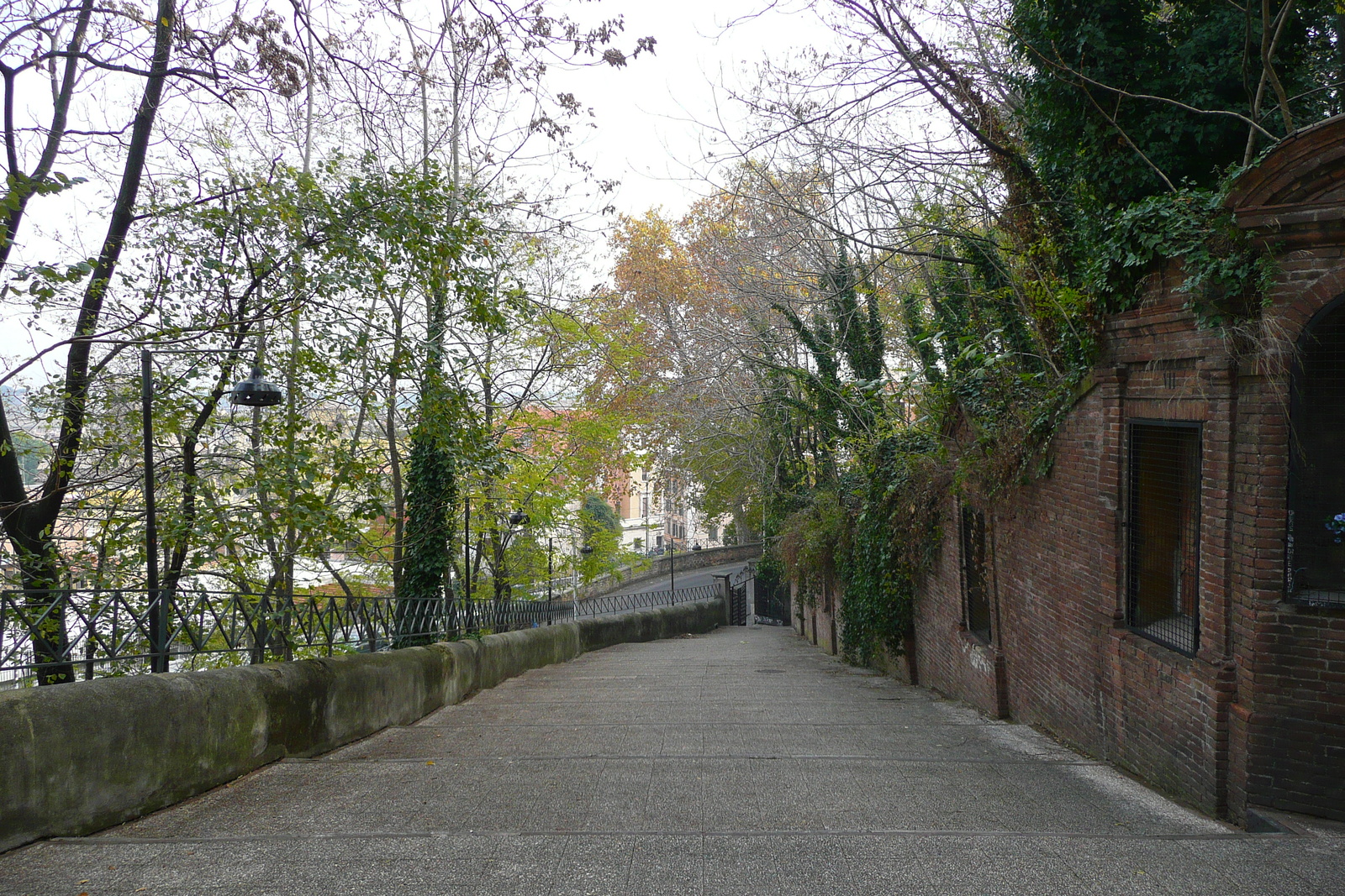 รูปถ่าย อิตาลี(Italy) โรม(Rome) ถนนการีบัลดี(Via Garibaldi) 2007-11 47