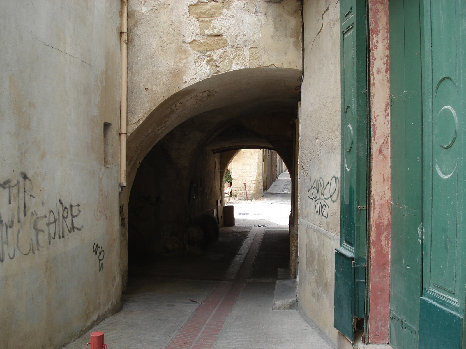 รูปถ่าย ฝรั่งเศส(France) โซเมียร์(Sommieres) 2006-06 34