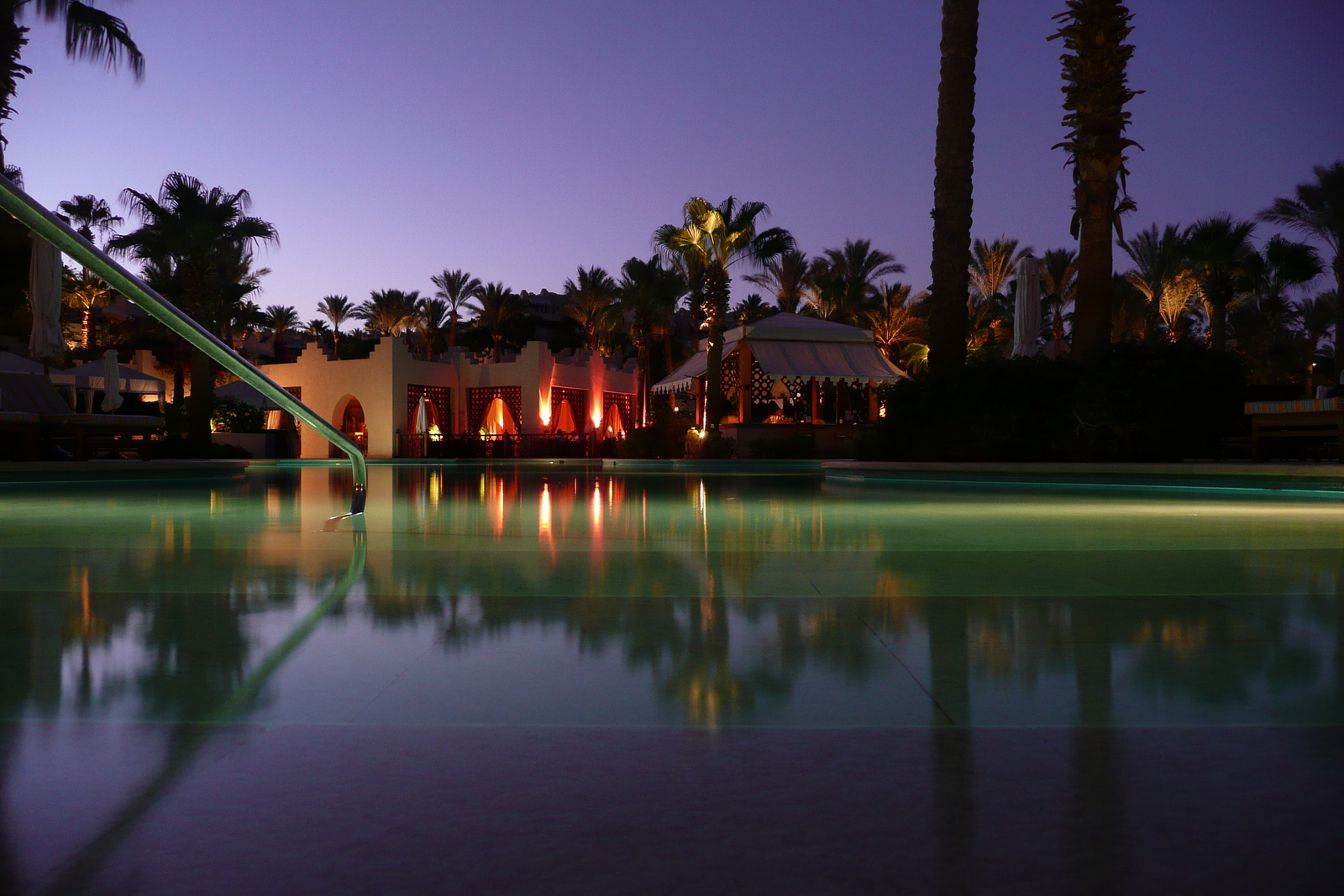 รูปถ่าย อียิปต์(Egypt) ชาร์มเอลชีค(Sharm el Sheikh) โรงแรมโฟร์ซีซันส์(Four Seasons Hotel) สระว่ายน้ำอัลวาฮา โฟร์ซีซันส์(Four Seasons Al Waha Pool) 2008-06 23