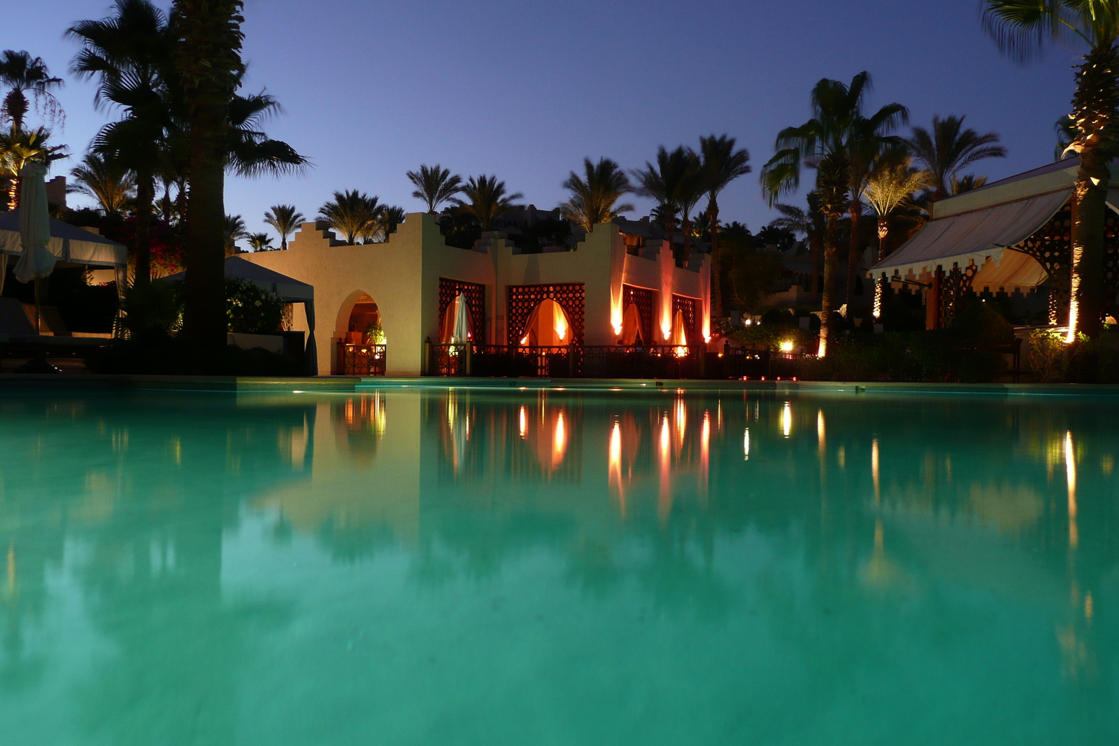 รูปถ่าย อียิปต์(Egypt) ชาร์มเอลชีค(Sharm el Sheikh) โรงแรมโฟร์ซีซันส์(Four Seasons Hotel) สระว่ายน้ำอัลวาฮา โฟร์ซีซันส์(Four Seasons Al Waha Pool) 2008-06 19