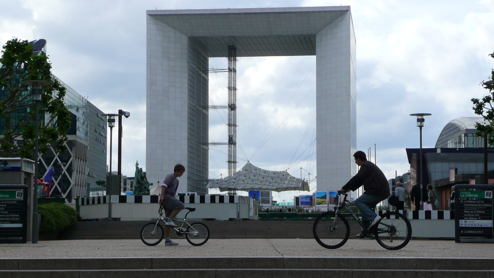 รูปถ่าย ฝรั่งเศส(France) ปารีส(Paris) ลาเดฟ็องส์(La Defense) 2007-05 195
