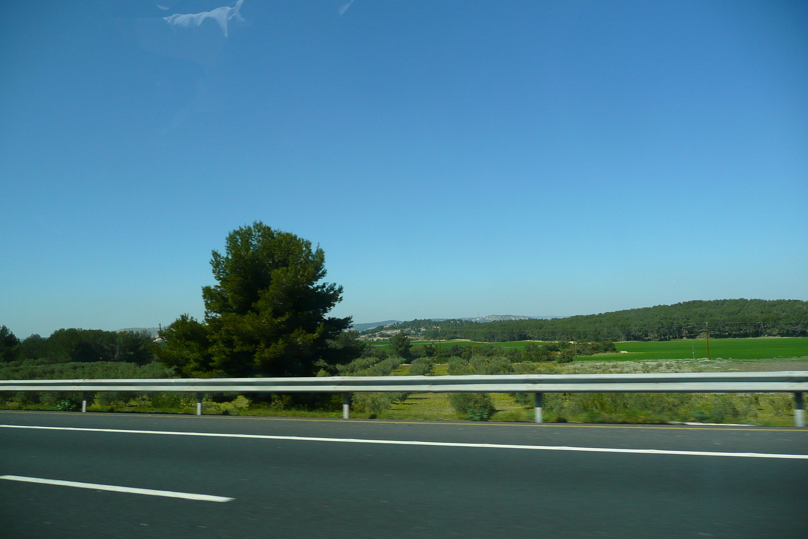 รูปถ่าย ฝรั่งเศส(France) โพรว็องส์(Provence) ถนนจากแอ็กซ์ไปมูรีแยส(Aix to Mouries road) 2008-04 8
