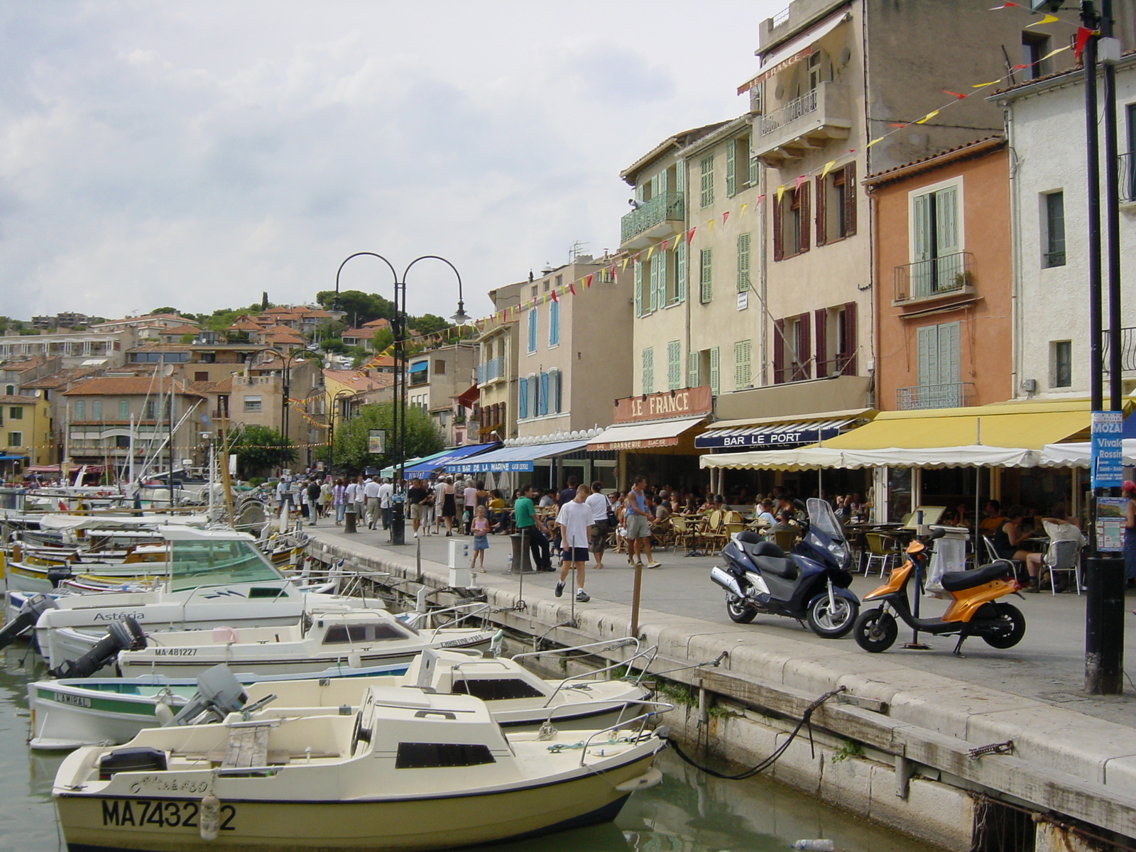 รูปถ่าย ฝรั่งเศส(France) กาซี(Cassis) 2002-08 14