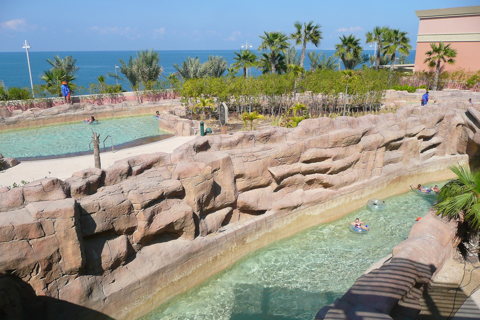 รูปถ่าย สหรัฐอาหรับเอมิเรตส์(United Arab Emirates) ดูไบ(Dubai) สวนน้ำอควาเวนเจอร์ ดูไบ(Dubai Aquaventure) 2009-01 11
