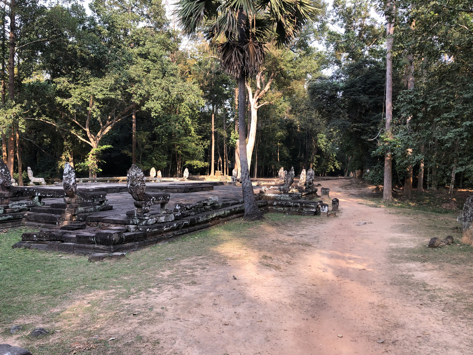 รูปถ่าย กัมพูชา(Cambodia) เสียมราฐ(Siem Reap) ปราสาทบันทายกุฎี(Banteay Kdei) 2023-01 23