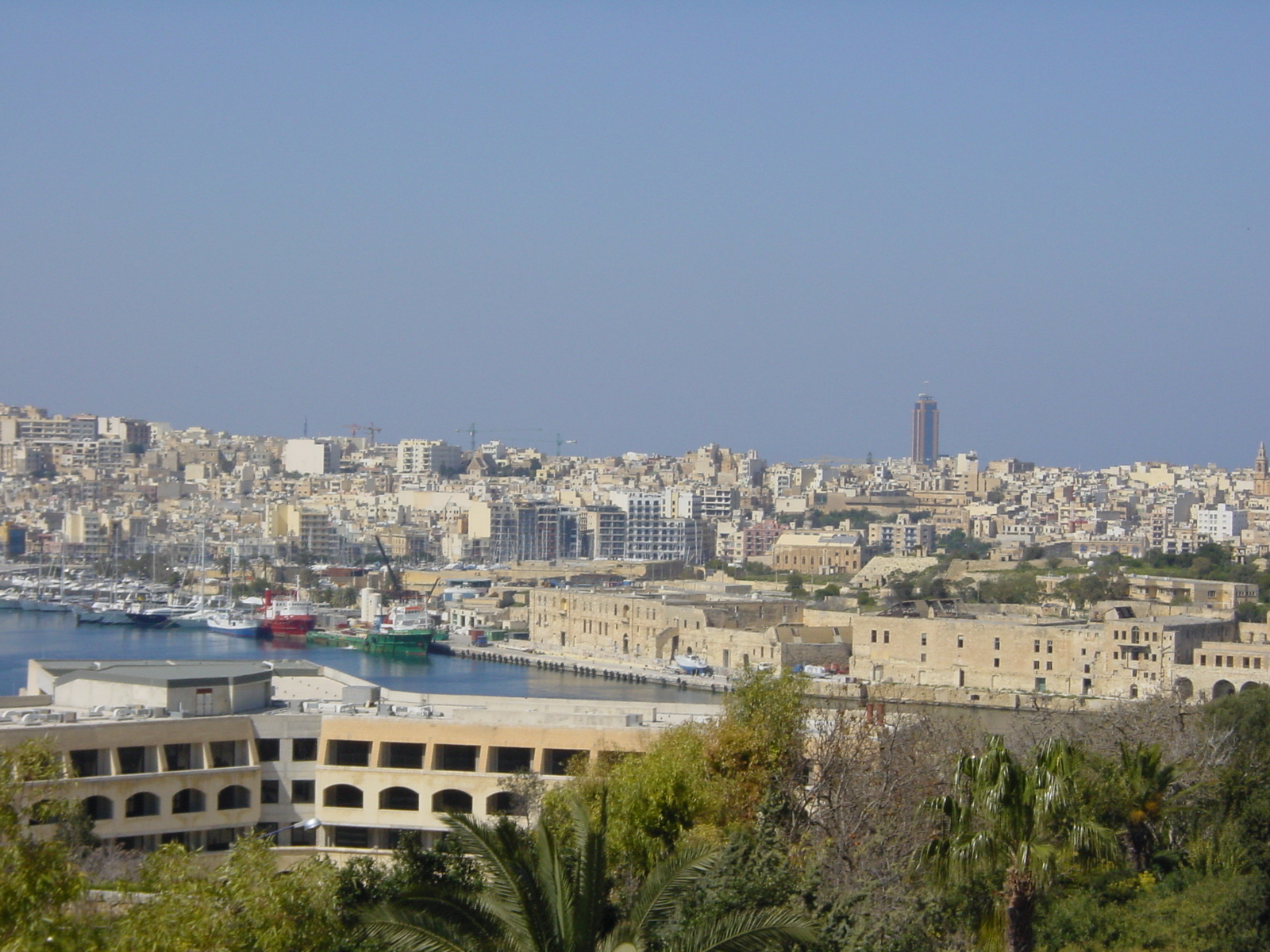 รูปถ่าย มอลตา(Malta) โรงแรมเลอเมอริเดียน ฟีนิเชีย(Le Meridien Phoenicia Hotel) 2003-03 13