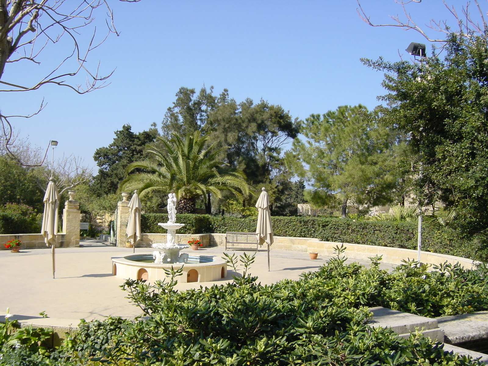 รูปถ่าย มอลตา(Malta) โรงแรมเลอเมอริเดียน ฟีนิเชีย(Le Meridien Phoenicia Hotel) 2003-03 0