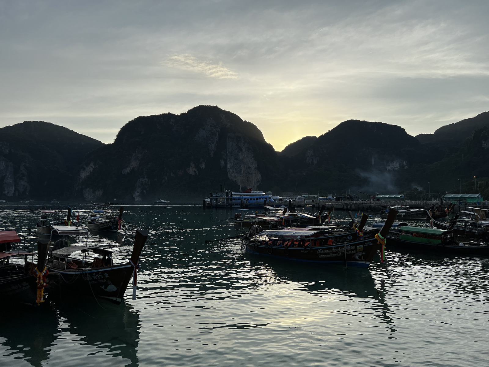 รูปถ่าย ไทย(Thailand) เกาะพีพีดอน(Ko Phi Phi Don) 2021-12 19