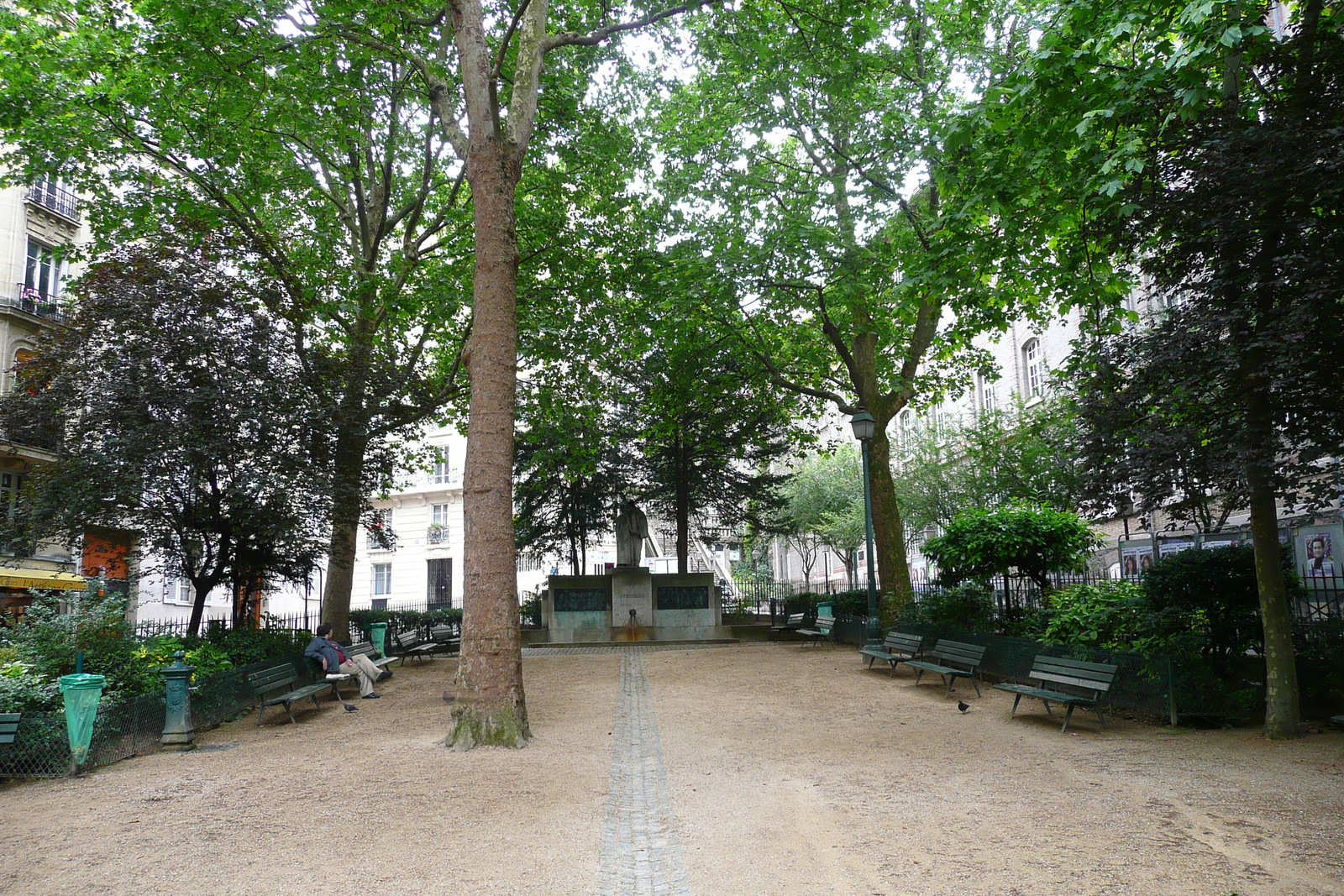 รูปถ่าย ฝรั่งเศส(France) ปารีส(Paris) มังท์มาร์เทรอ(Montmartre) 2007-06 1