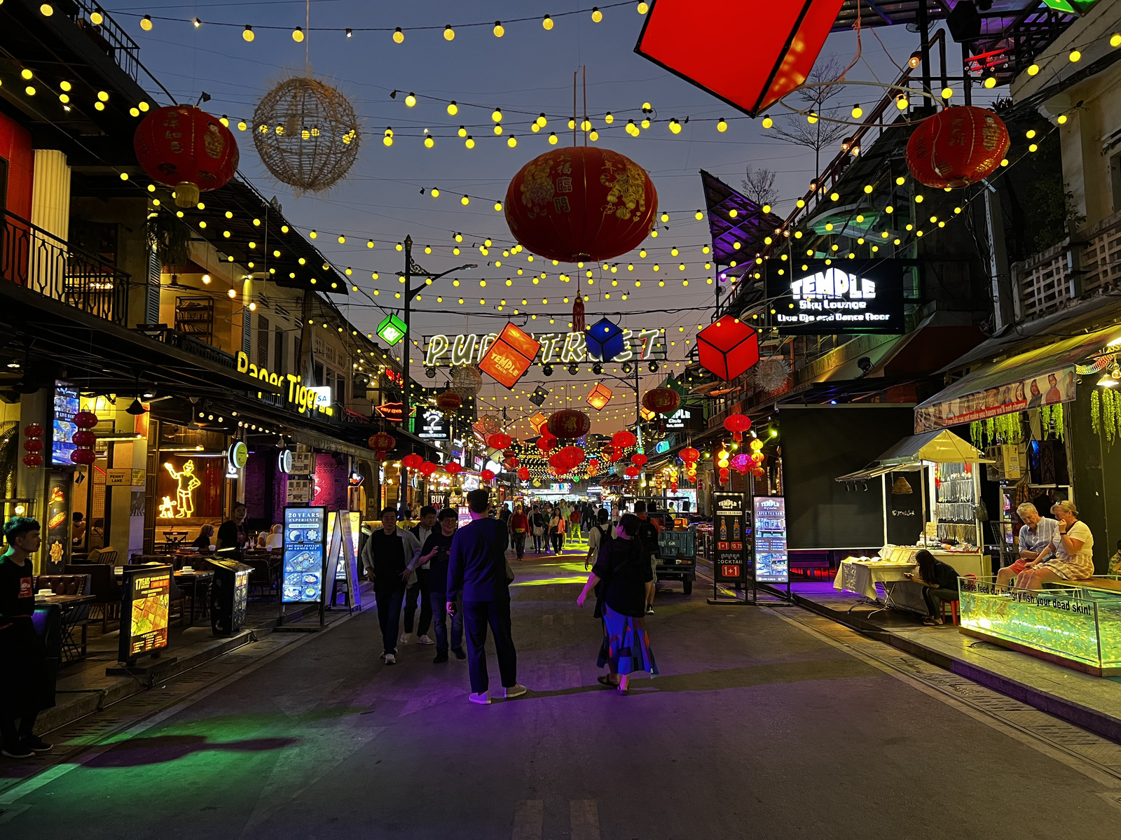 รูปถ่าย กัมพูชา(Cambodia) เสียมราฐ(Siem Reap) ถนนผับสตรีท(Pub Street) 2023-01 17