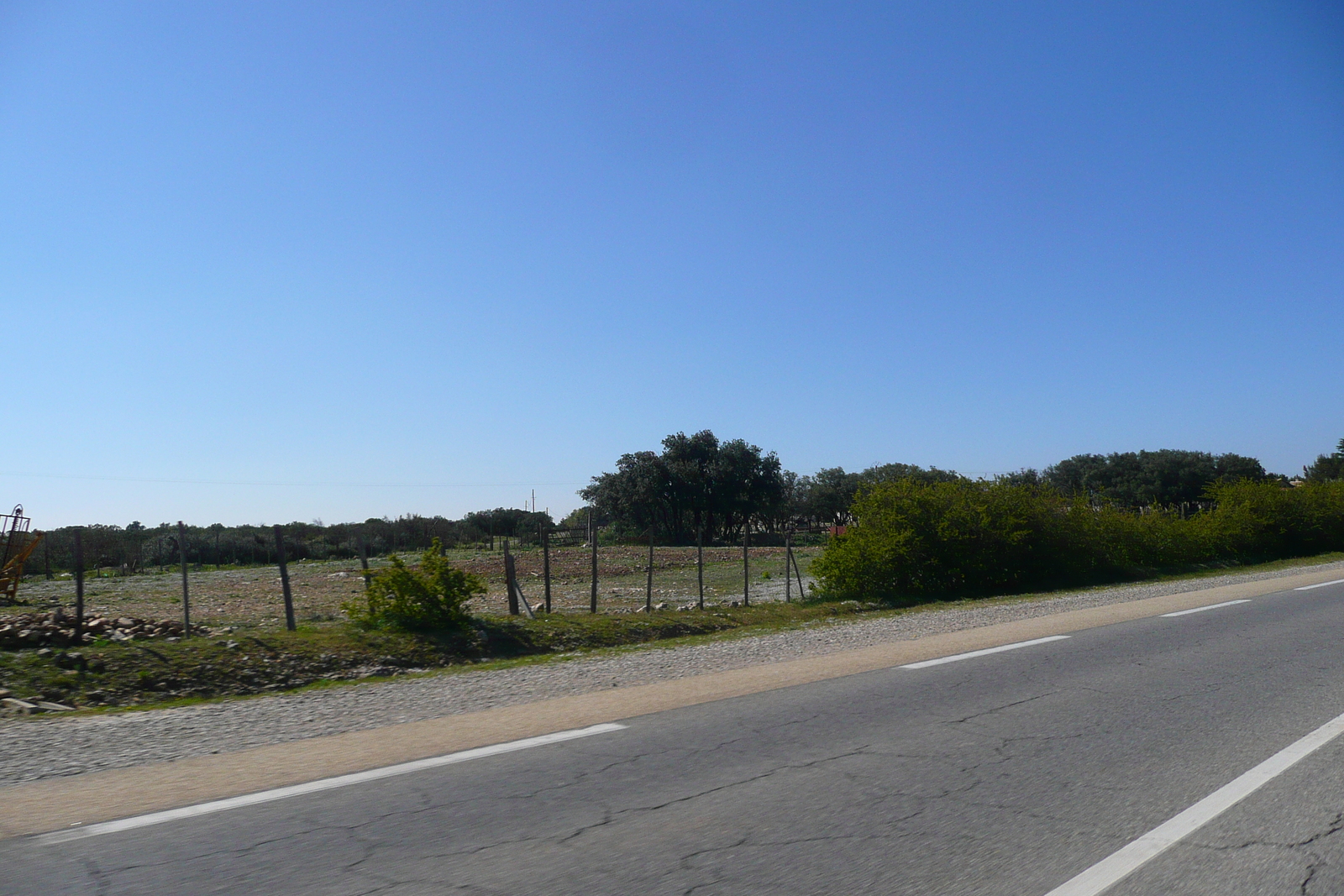 รูปถ่าย ฝรั่งเศส(France) โพรว็องส์(Provence) ถนนจากแอ็กซ์ไปมูรีแยส(Aix to Mouries road) 2008-04 13