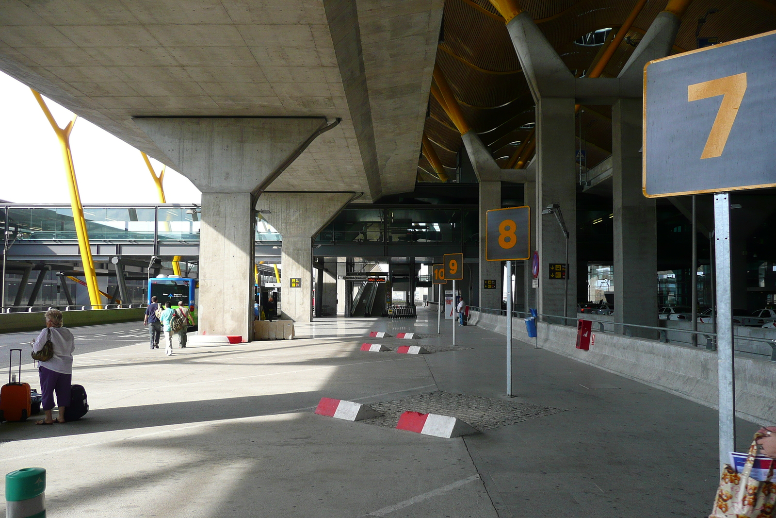 รูปถ่าย สเปน(Spain) มาดริค(Madrid) ท่าอากาศยานบาราคัส(Barajas Airport) 2007-09 26
