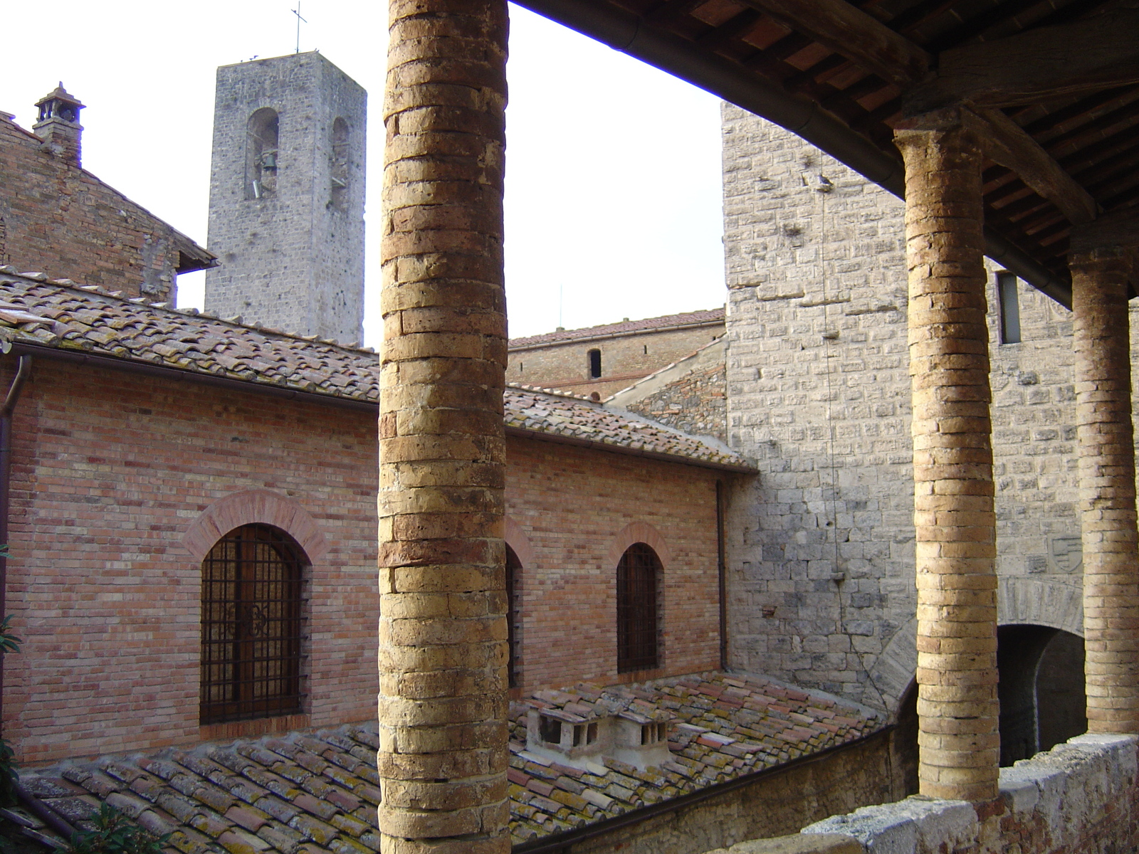 รูปถ่าย อิตาลี(Italy) ซานจีมิญญาโน(San Gimignano) 2004-03 10