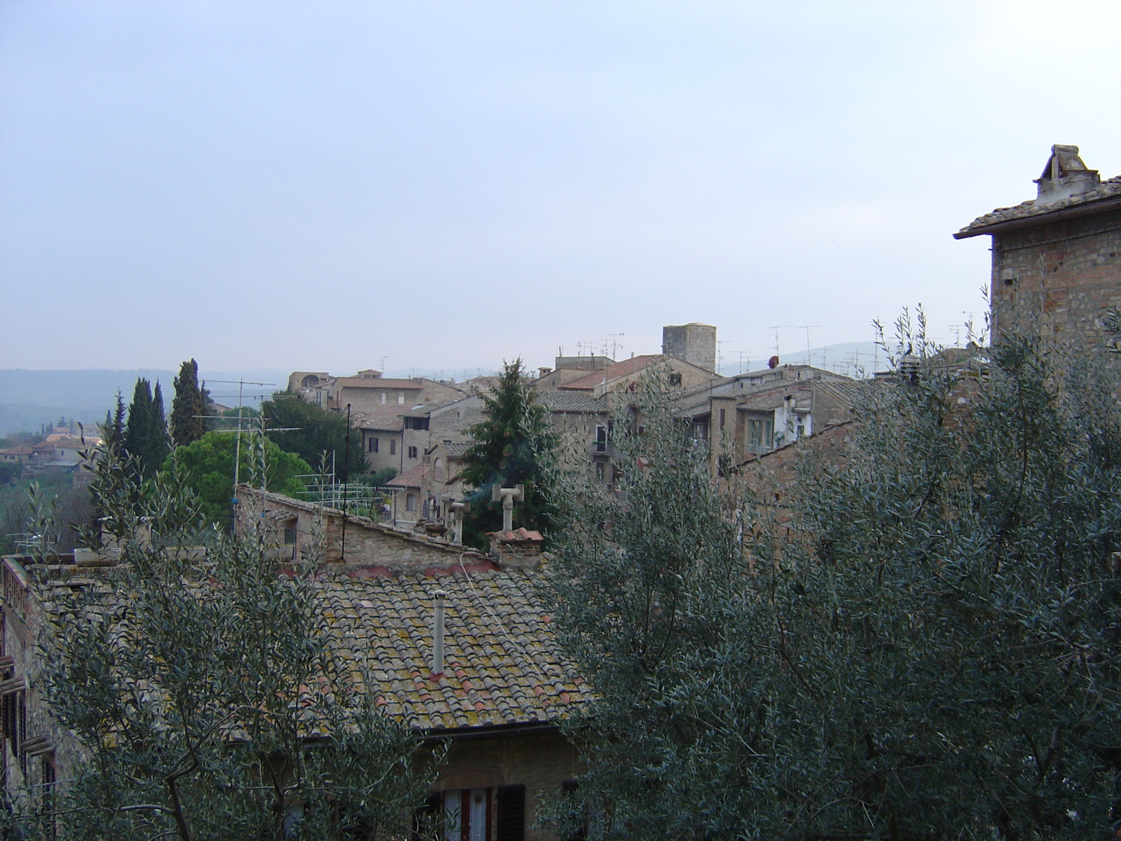 รูปถ่าย อิตาลี(Italy) ซานจีมิญญาโน(San Gimignano) 2004-03 26