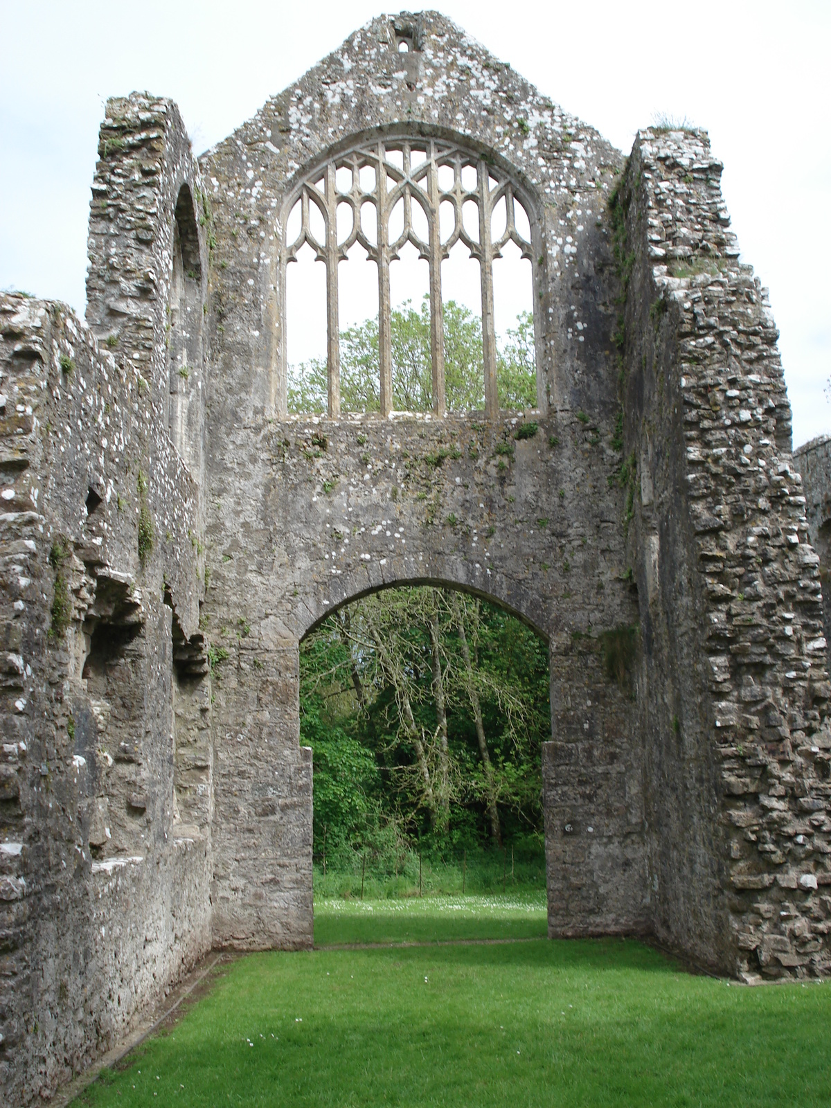รูปถ่าย อังกฤษ(United Kingdom) เปมโบรคเชอร์(Pembrokeshire) แลมปลี(Lamphey) 2006-05 4