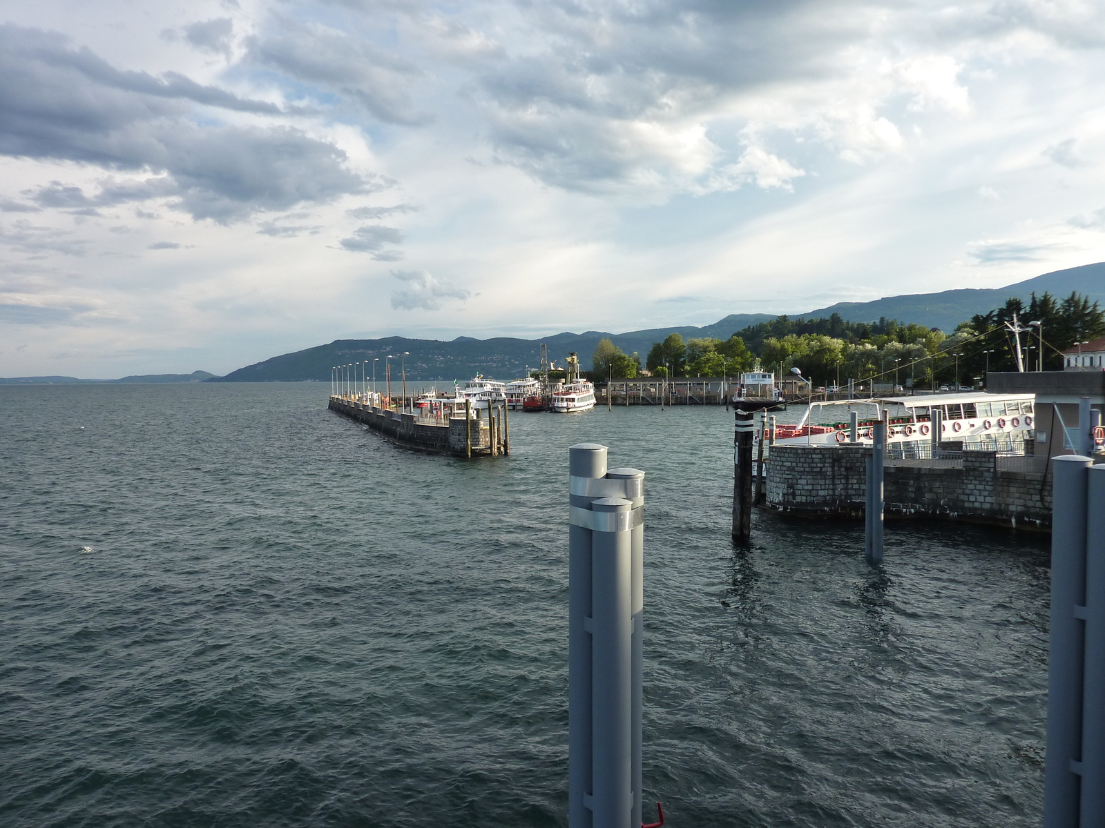 รูปถ่าย อิตาลี(Italy) ล่องเรือจากแวร์บาเนียไปลาเวโน(Verbania to Laveno boat trip) 2009-06 14