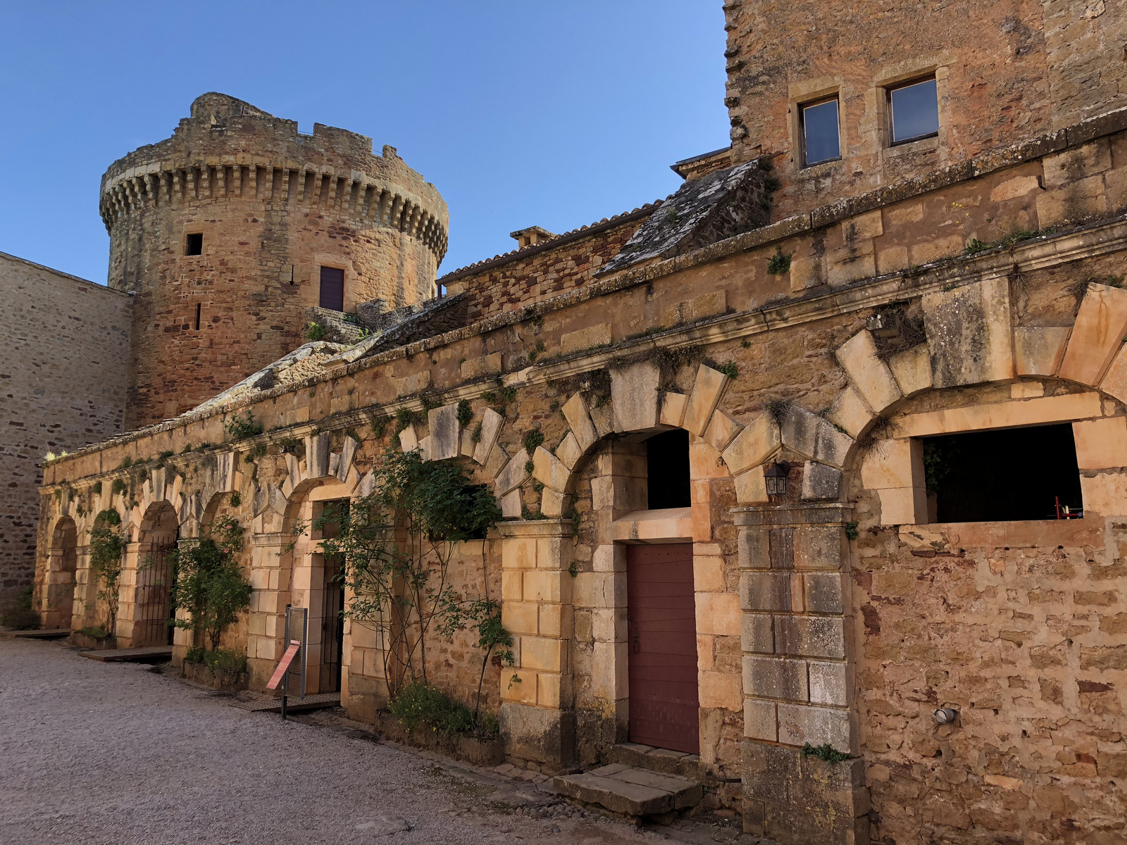 รูปถ่าย ฝรั่งเศส(France) ปราสาทกัสแตลโนเบรอเตอนู(Castelnau Bretenoux Castle) 2018-04 28