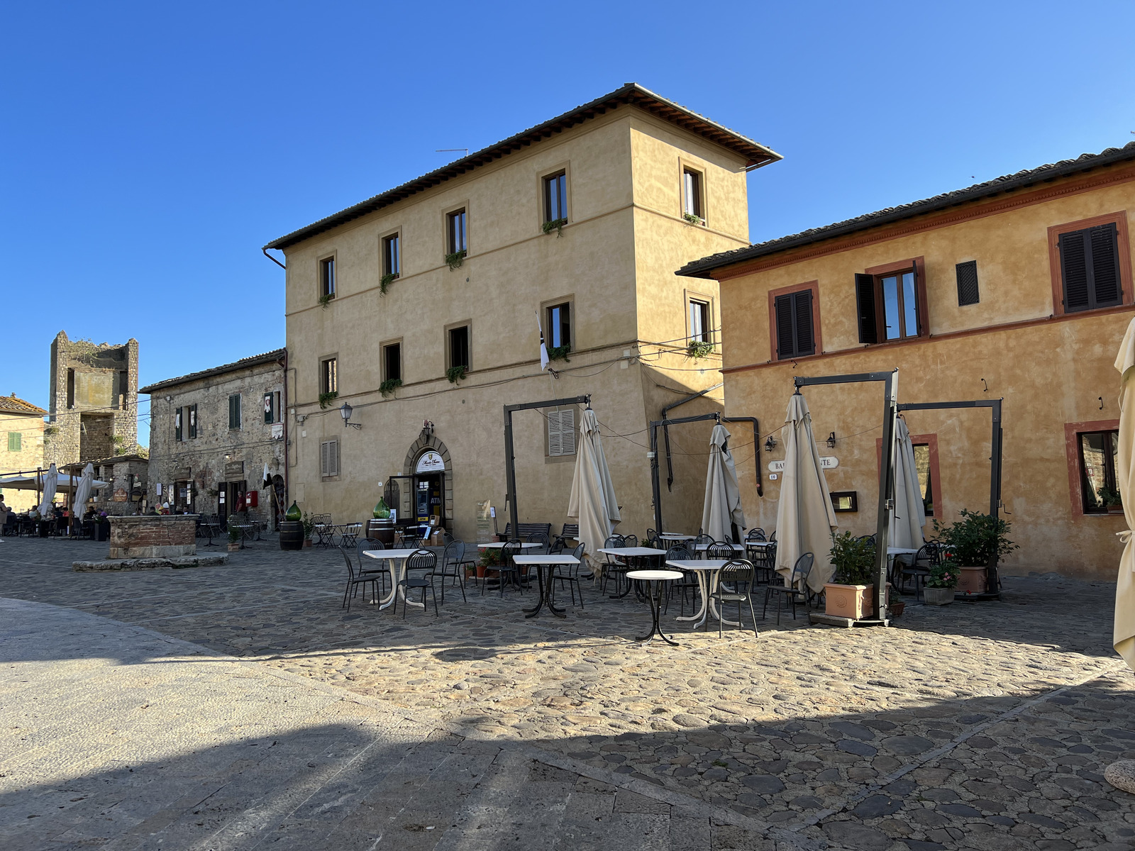 รูปถ่าย อิตาลี(Italy) มงเตอร์ริกกิโอนี(Monteriggioni) 2021-09 28