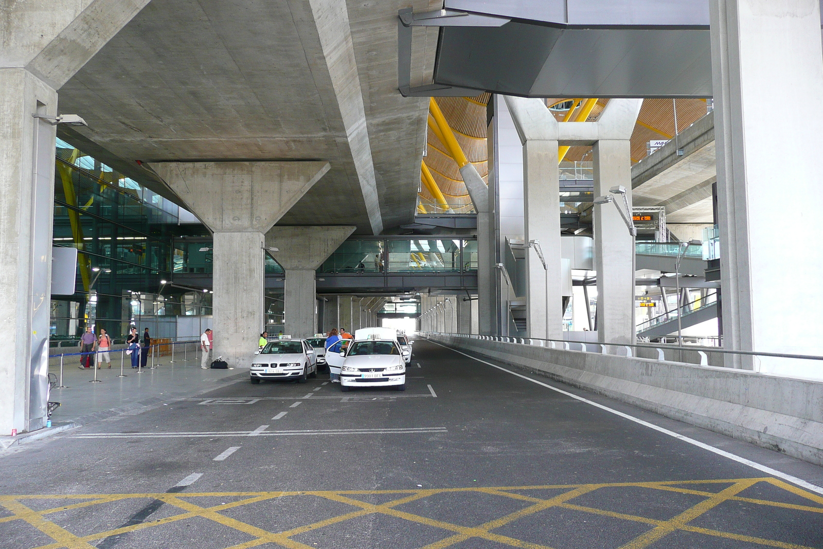 รูปถ่าย สเปน(Spain) มาดริค(Madrid) ท่าอากาศยานบาราคัส(Barajas Airport) 2007-09 84