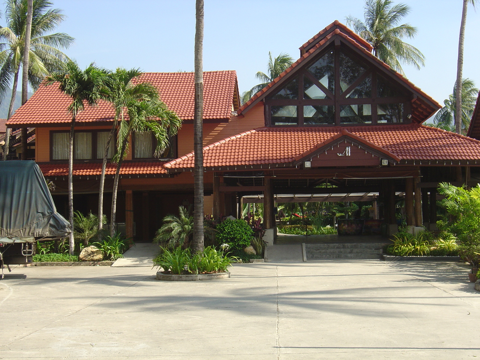 รูปถ่าย ไทย(Thailand) ภูเก็ต(Phuket) ป่าตอง(Patong) ถนนเลียบชายหาด(Beach Road) 2005-12 41