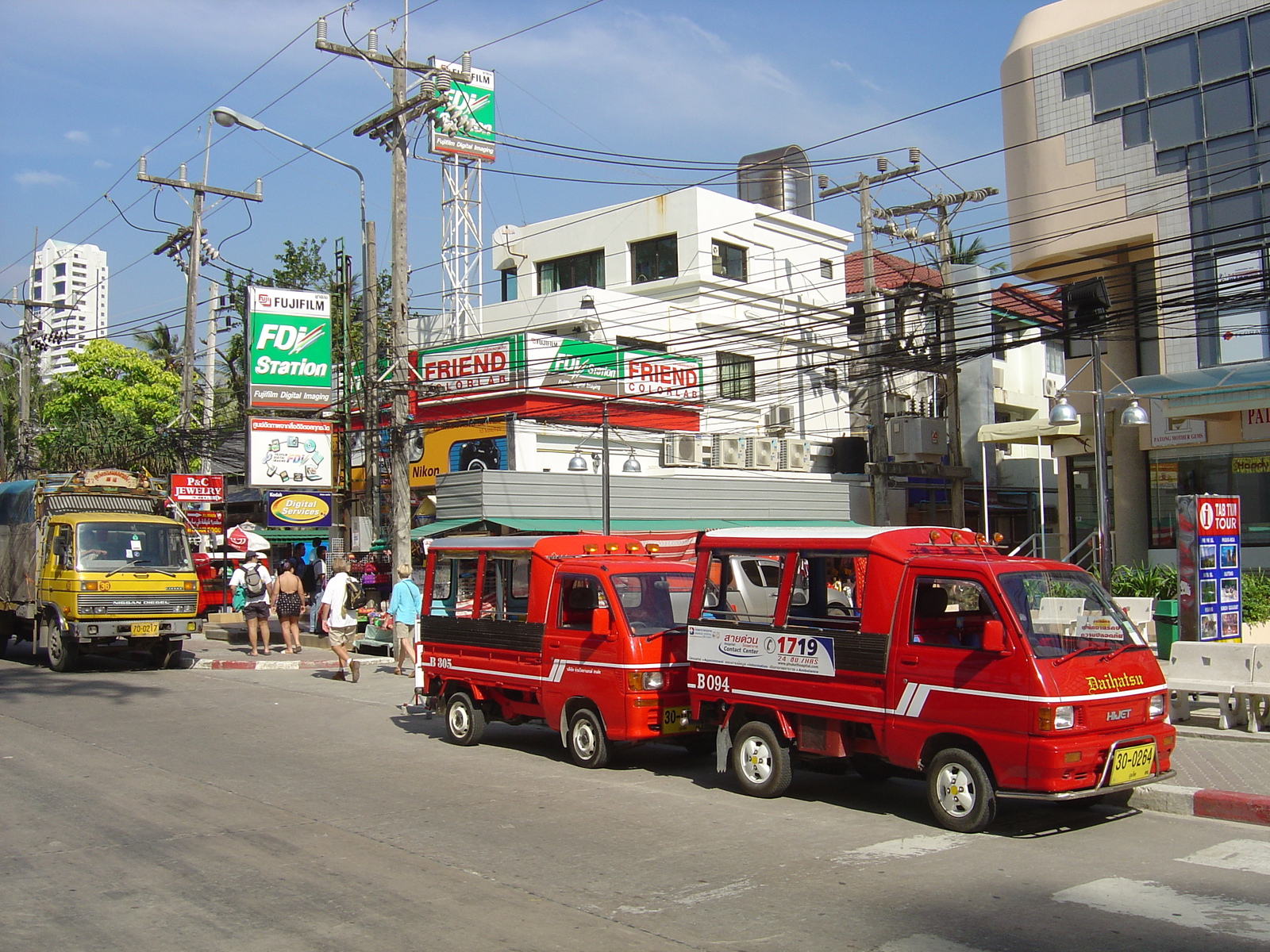 รูปถ่าย ไทย(Thailand) ภูเก็ต(Phuket) ป่าตอง(Patong) ถนนเลียบชายหาด(Beach Road) 2005-12 53