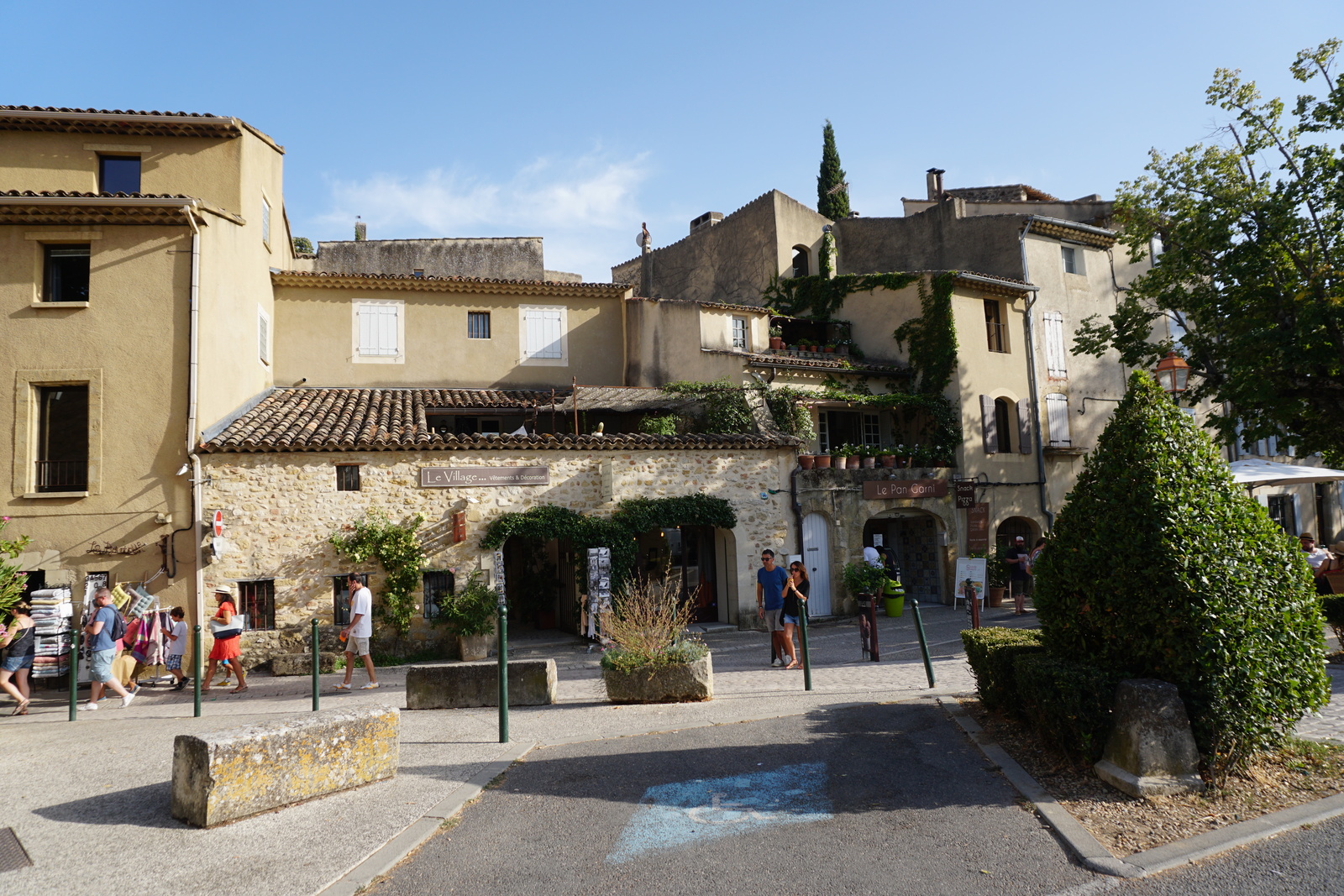 รูปถ่าย ฝรั่งเศส(France) ลูร์มาแร็ง(Lourmarin) 2017-08 29