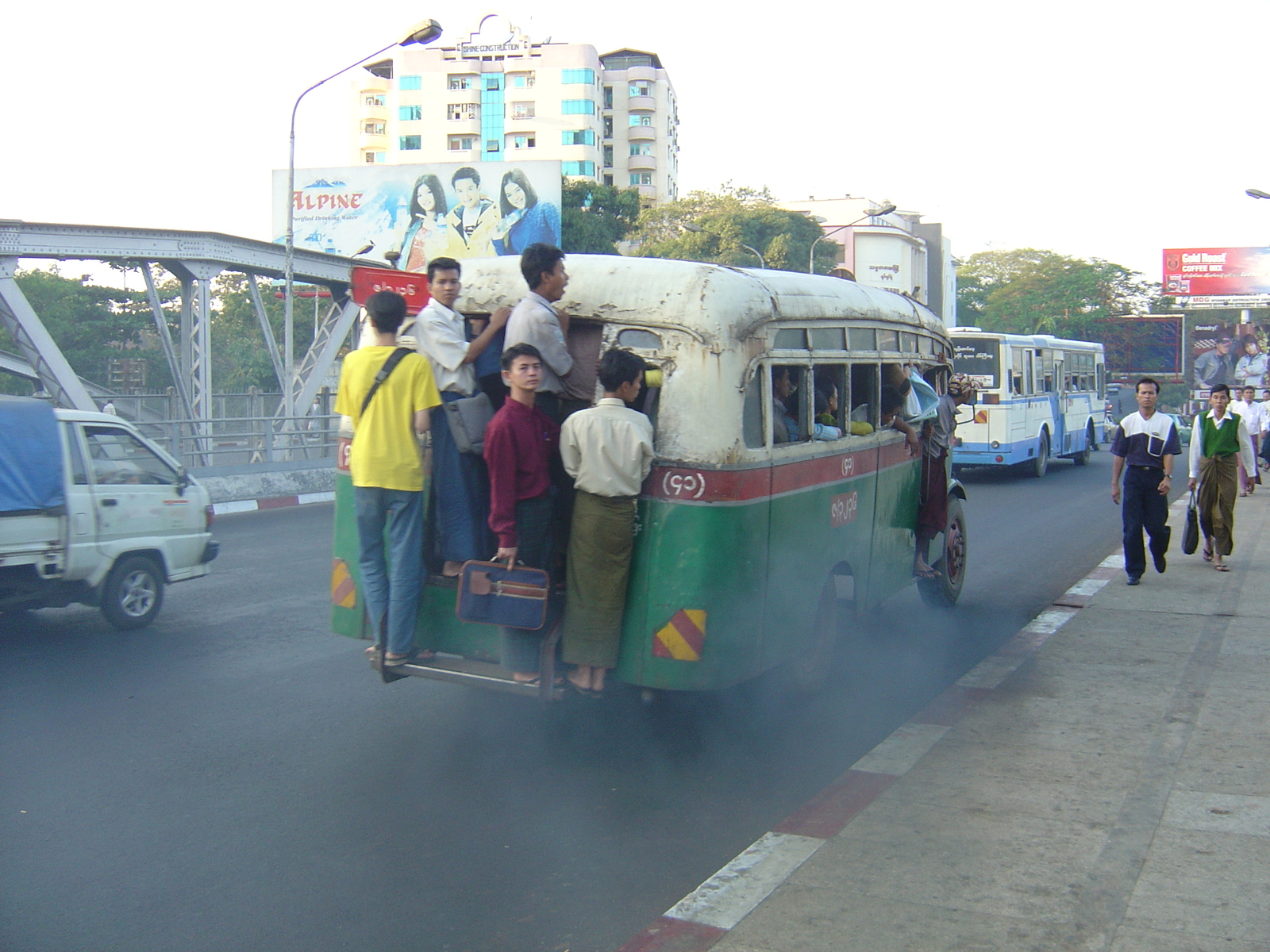 รูปถ่าย พม่า(Myanmar) ย่างกุ้ง(Yangon) 2005-01 19