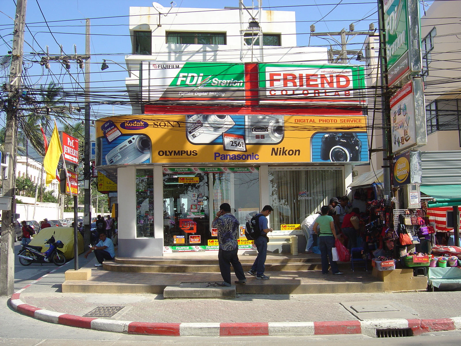 รูปถ่าย ไทย(Thailand) ภูเก็ต(Phuket) ป่าตอง(Patong) ถนนเลียบชายหาด(Beach Road) 2005-12 43