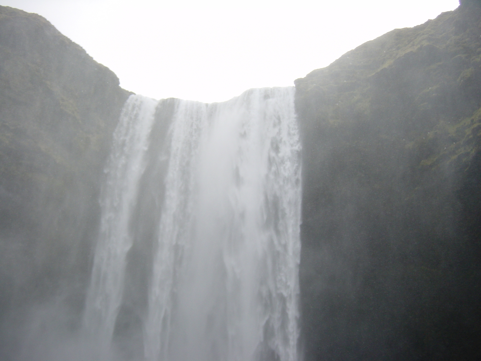 รูปถ่าย ไอซ์แลนด์(Iceland) สโคกาฟอส(Skogafoss) 2003-03 13
