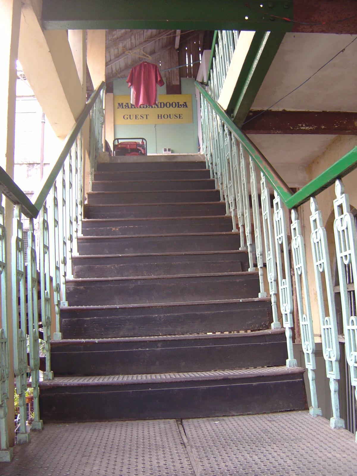 รูปถ่าย พม่า(Myanmar) ย่างกุ้ง(Yangon) เกสต์เฮาส์มหาบันดูลา(Mahabandoola Guest House) 2005-01 3