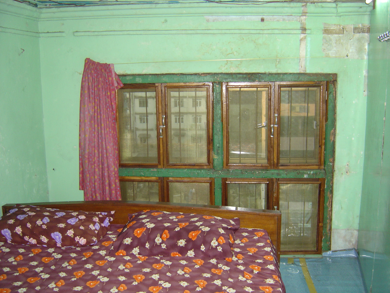 รูปถ่าย พม่า(Myanmar) ย่างกุ้ง(Yangon) เกสต์เฮาส์มหาบันดูลา(Mahabandoola Guest House) 2005-01 0