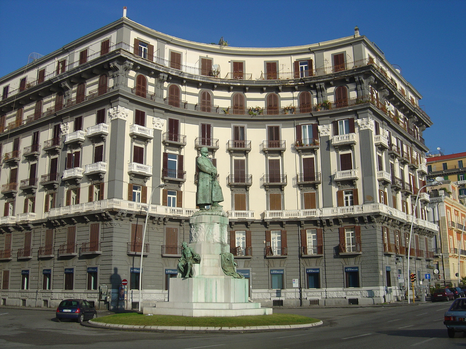 รูปถ่าย อิตาลี(Italy) นาโปลี(Naples) 2004-11 14