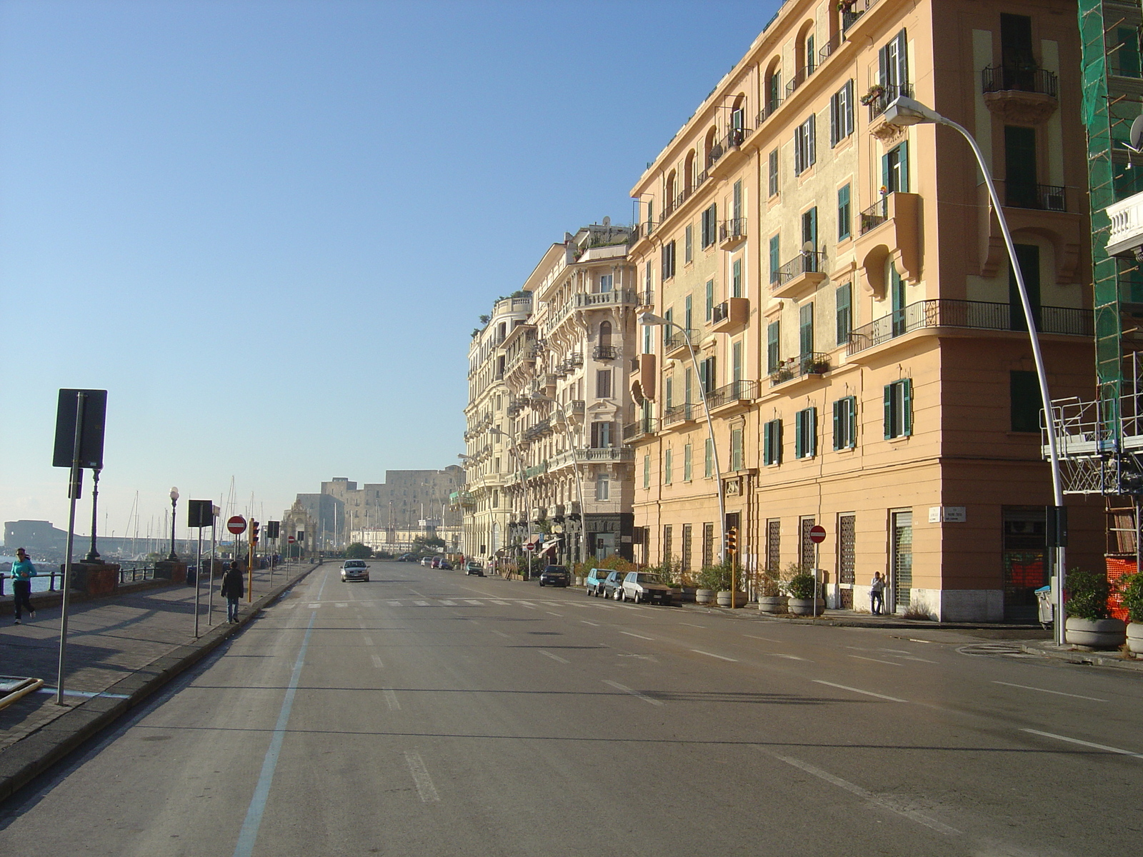 รูปถ่าย อิตาลี(Italy) นาโปลี(Naples) 2004-11 21