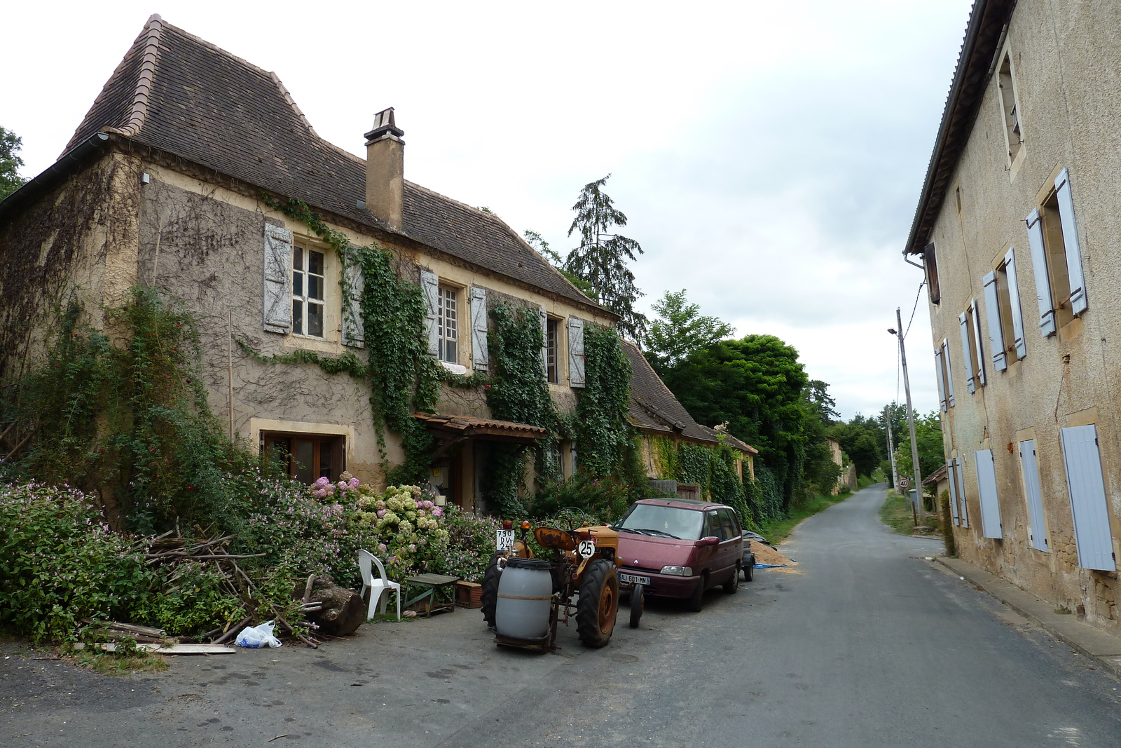 รูปถ่าย ฝรั่งเศส(France) กาดูแอ็ง(Cadouin) 2010-08 6