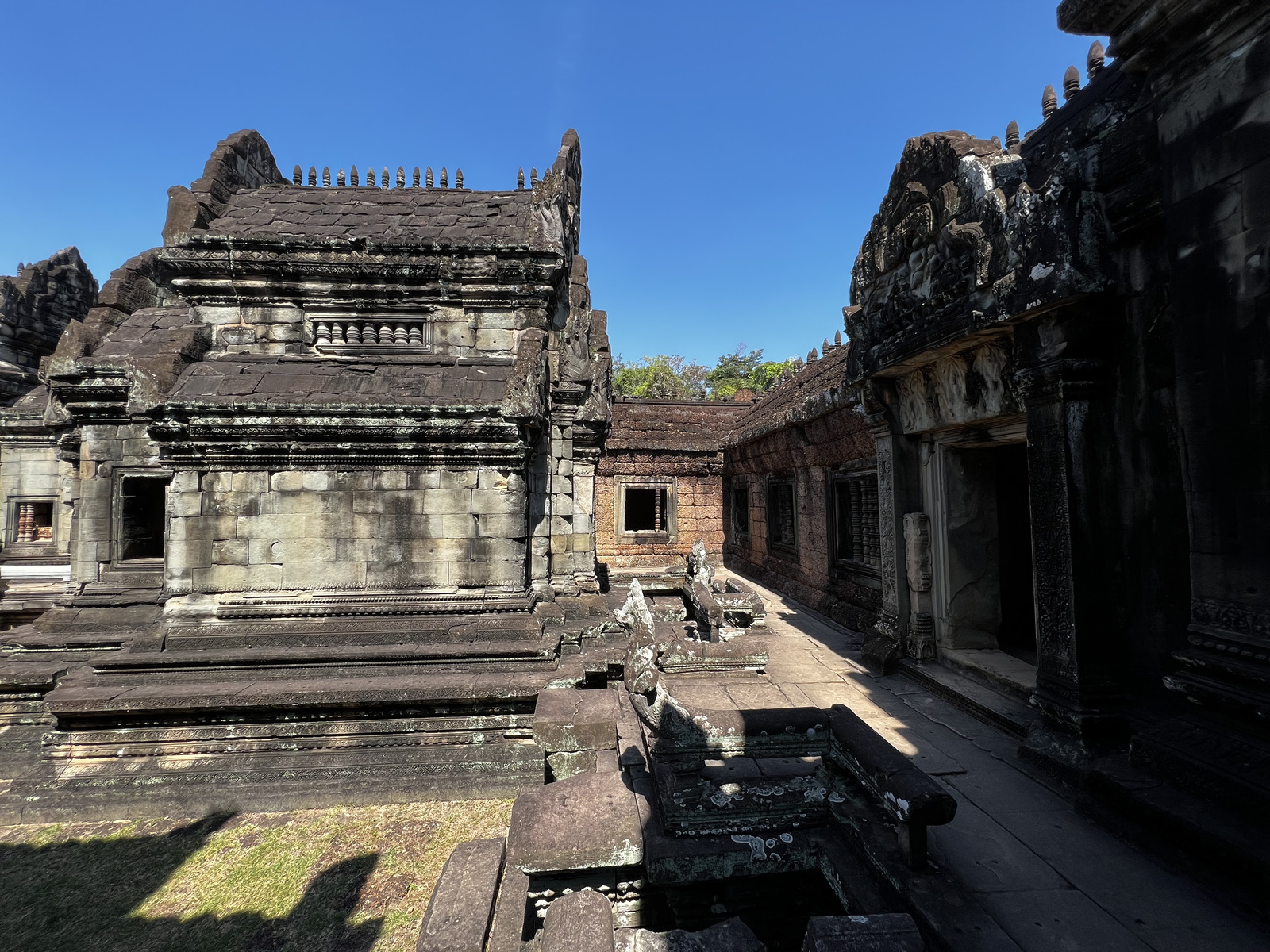 รูปถ่าย กัมพูชา(Cambodia) เสียมราฐ(Siem Reap) ปราสาทบันทายสำเหร่(Banteay Samre) 2023-01 12