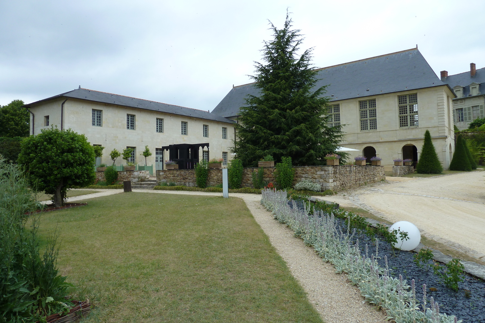 รูปถ่าย ฝรั่งเศส(France) ฟงเตอโวร์(Fontevraud) 2011-05 174