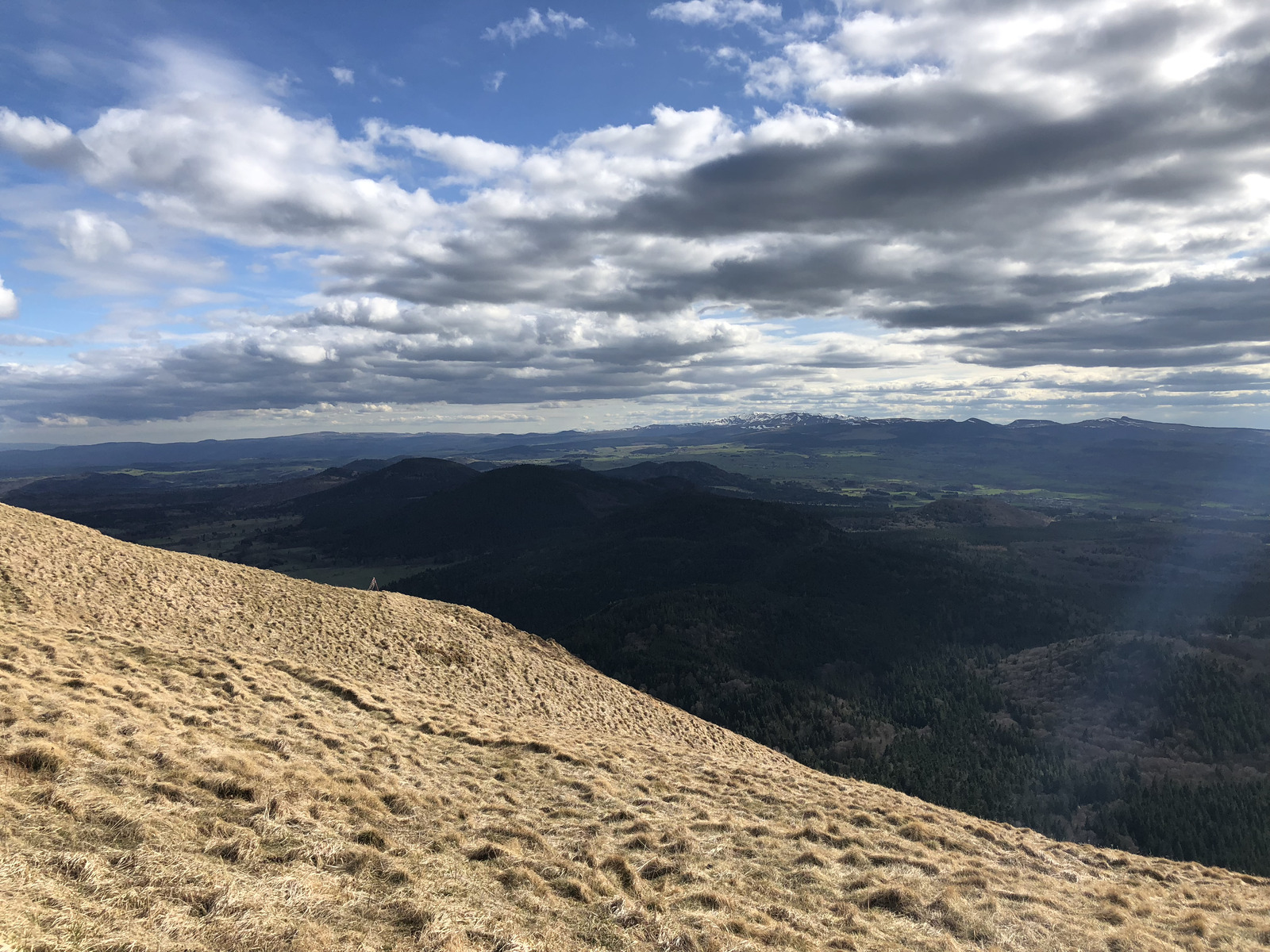 รูปถ่าย ฝรั่งเศส(France) ภูเขาปุย-เดอ-โดม(Puy de Dome) 2018-04 15