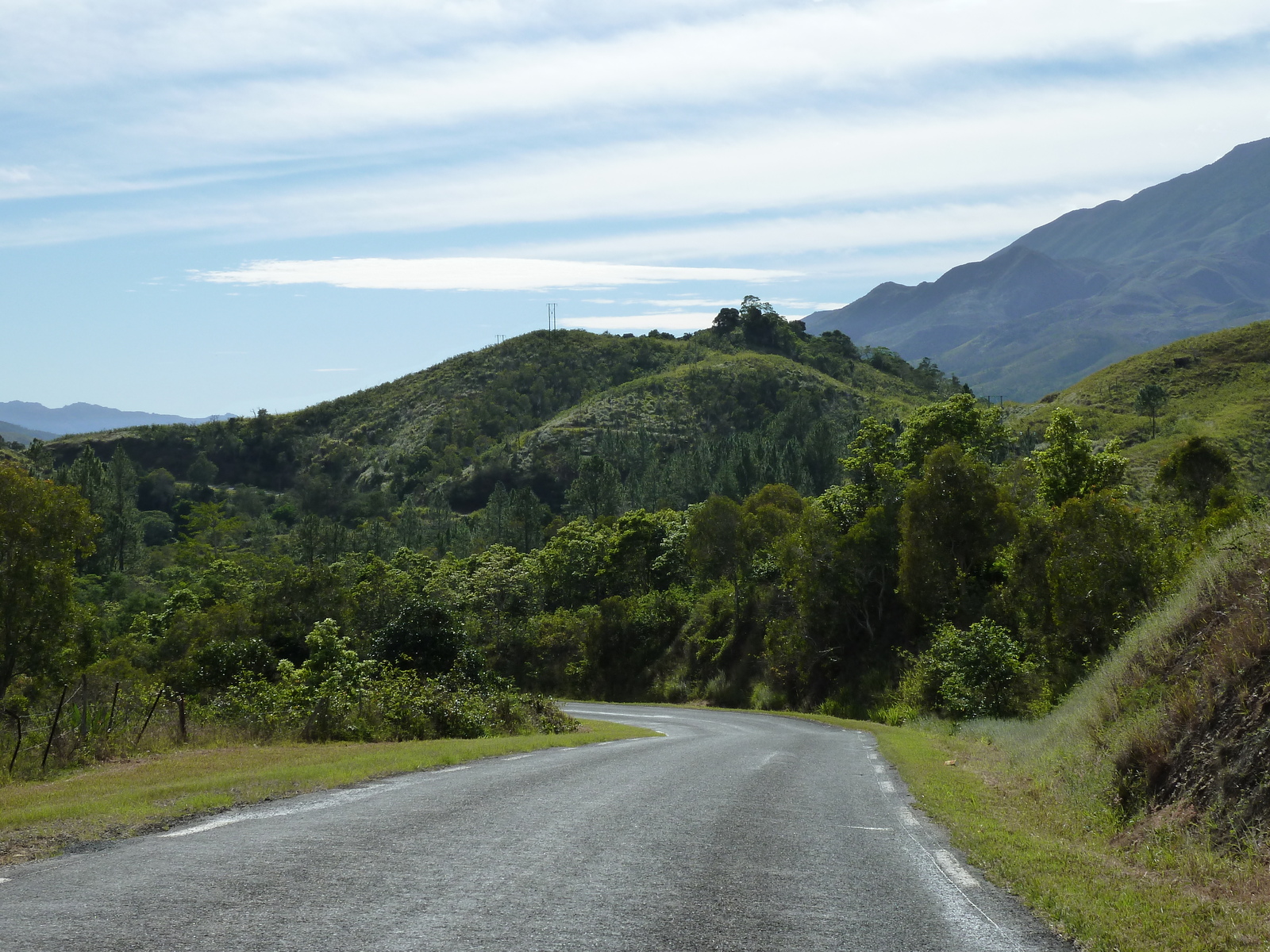 รูปถ่าย นิวแคลิโดเนีย(New Caledonia) ถนนจากตงตูตาไปทีโอ(Tontouta to Thio road) 2010-05 87