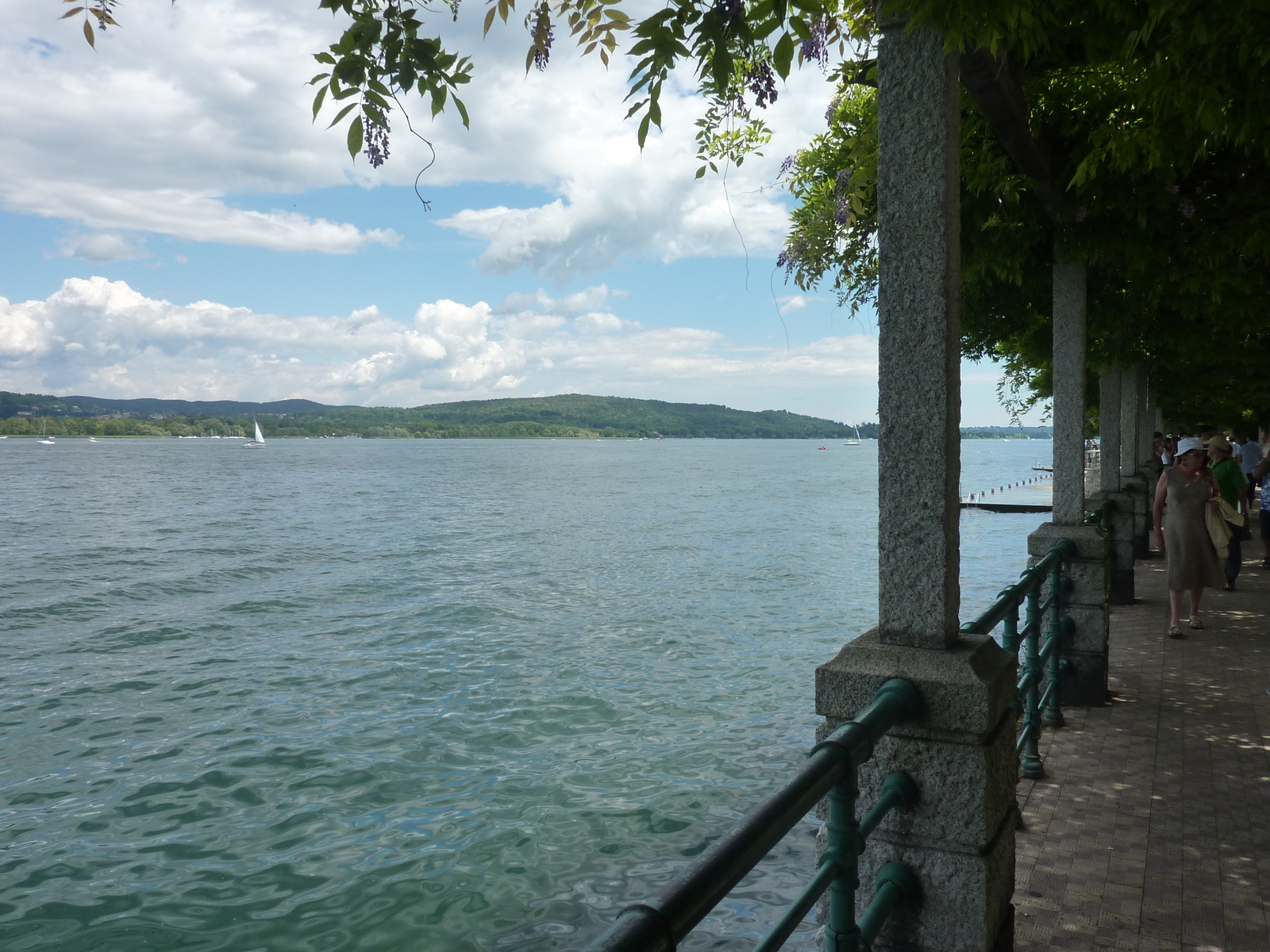 รูปถ่าย อิตาลี(Italy) อาโรนา(Arona) 2009-06 21
