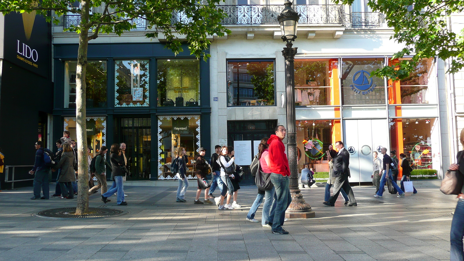 รูปถ่าย ฝรั่งเศส(France) ปารีส(Paris) ช็องเซลีเซ(Champs Elysees) 2007-04 124