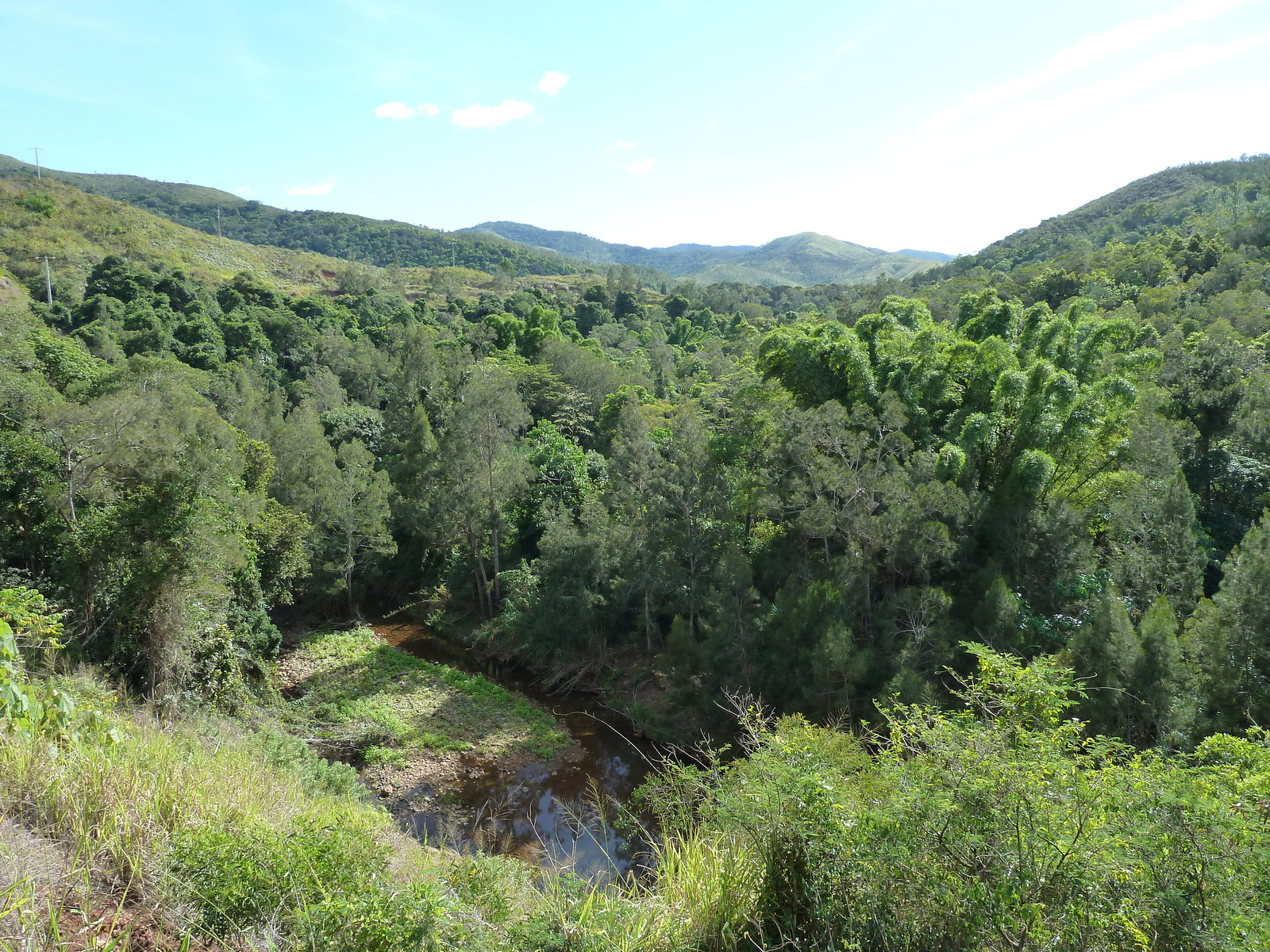 รูปถ่าย นิวแคลิโดเนีย(New Caledonia) ถนนจากตงตูตาไปทีโอ(Tontouta to Thio road) 2010-05 105