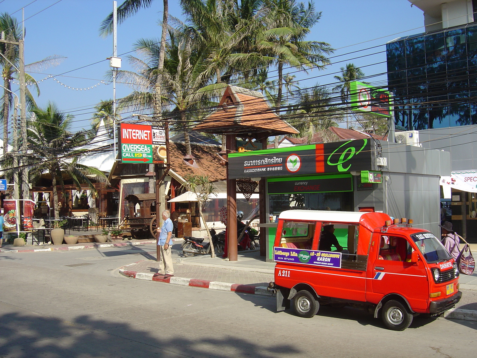 รูปถ่าย ไทย(Thailand) ภูเก็ต(Phuket) ป่าตอง(Patong) ถนนเลียบชายหาด(Beach Road) 2005-12 35