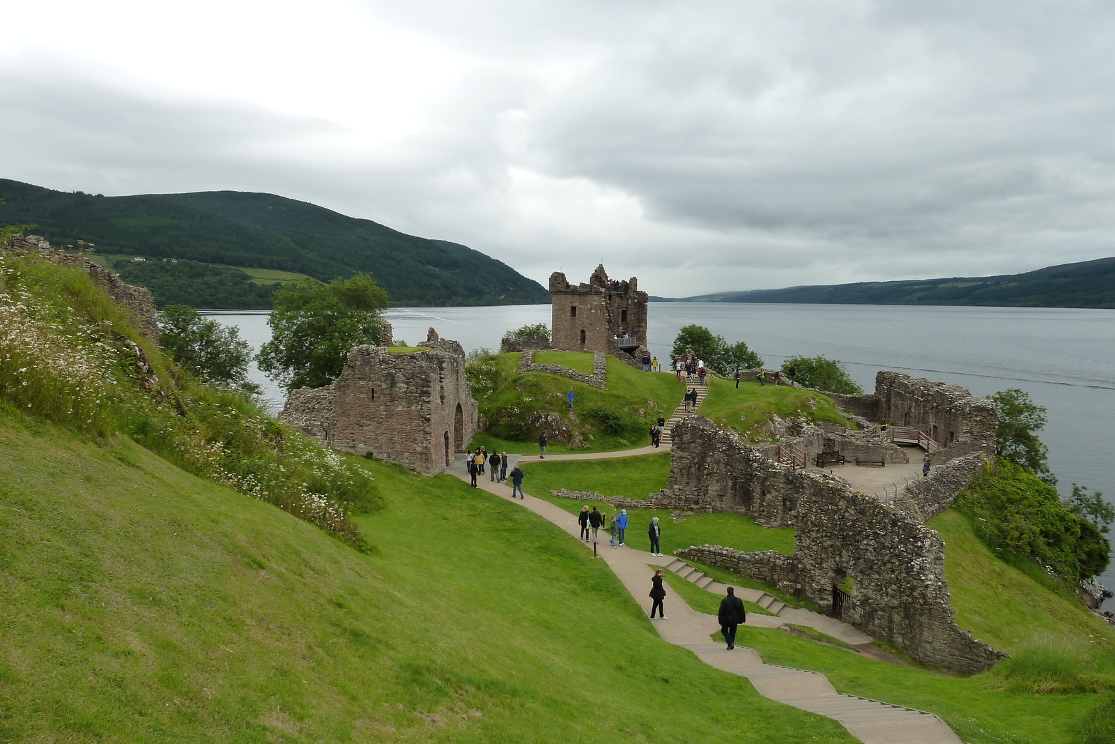 รูปถ่าย อังกฤษ(United Kingdom) สกอตแลนด์(Scotland) ปราสาทเออร์คูฮาร์ต (ทะเลสาบล็อกเนสส์)(Urquhart Castle (Loch Ness)) 2011-07 35