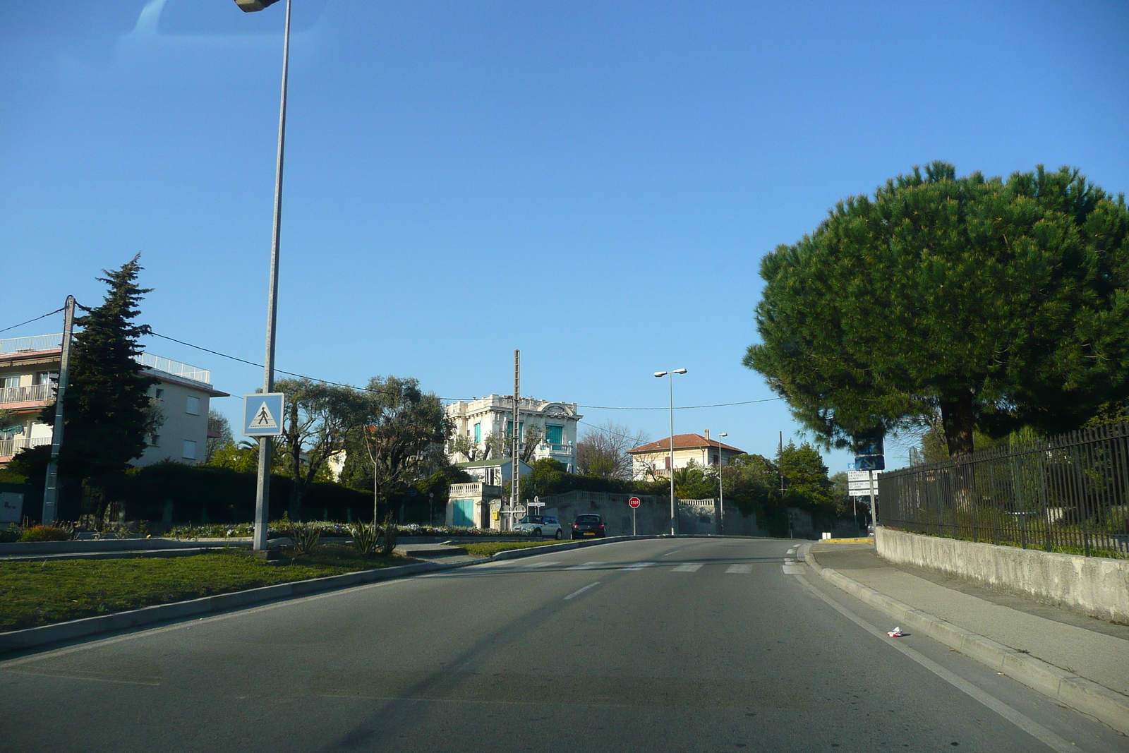 รูปถ่าย ฝรั่งเศส(France) เฟรนช์ริวิเอรา(French Riviera) ถนนจากคานส์ไปกาญ(Cannes to Cagnes road) 2008-03 59