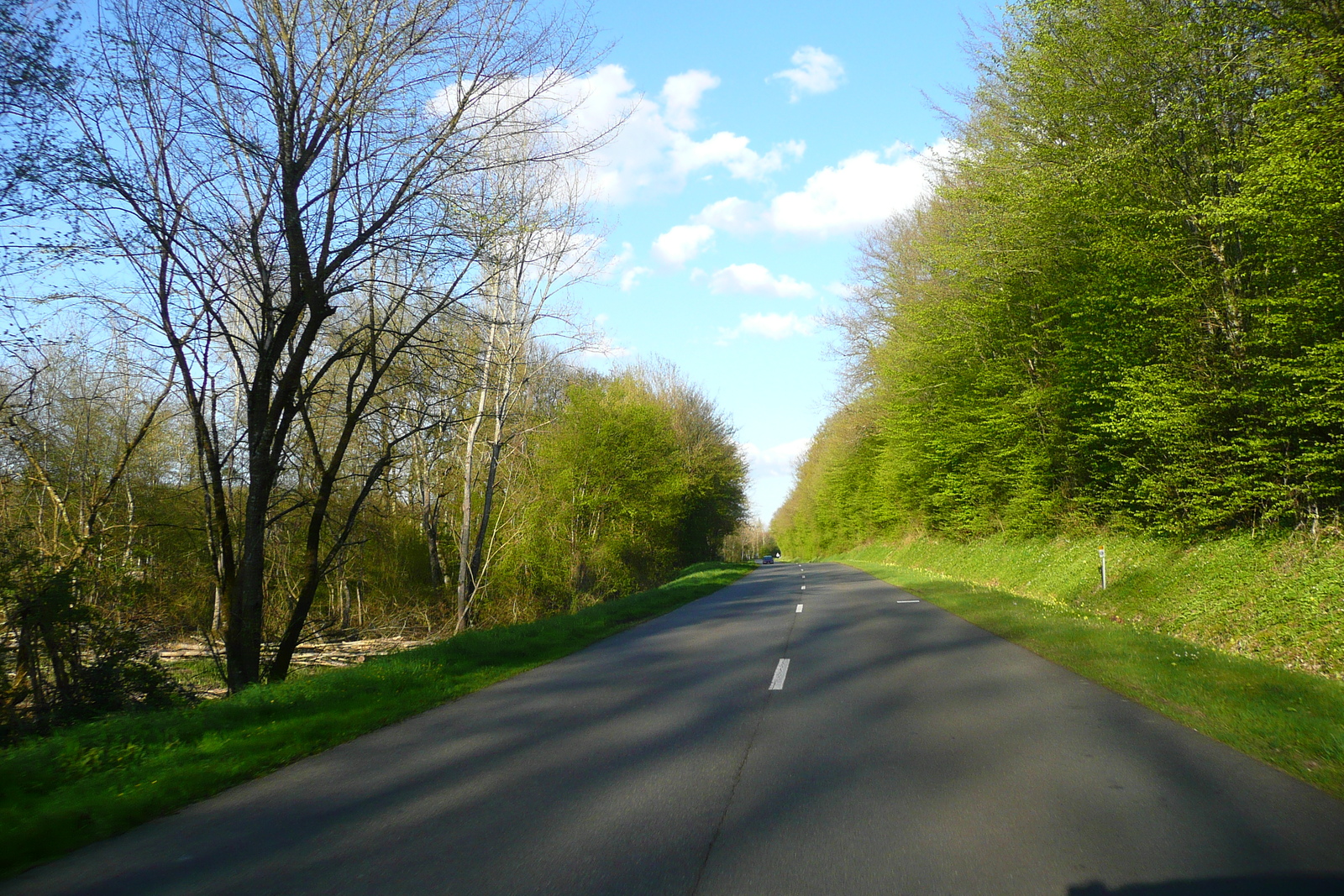 รูปถ่าย ฝรั่งเศส(France) อ็องบวซ(Amboise) ถนนจากอ็องบวซไปบลัว(Amboise to blois road) 2008-04 3