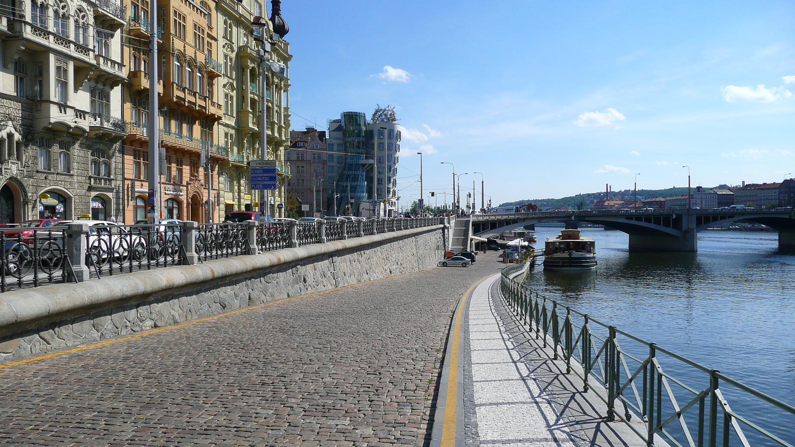 รูปถ่าย สาธารณรัฐเช็ก(Czech Republic) ปราก(Prague) แม่น้ำวัลตาวา(Vltava river) 2007-07 28