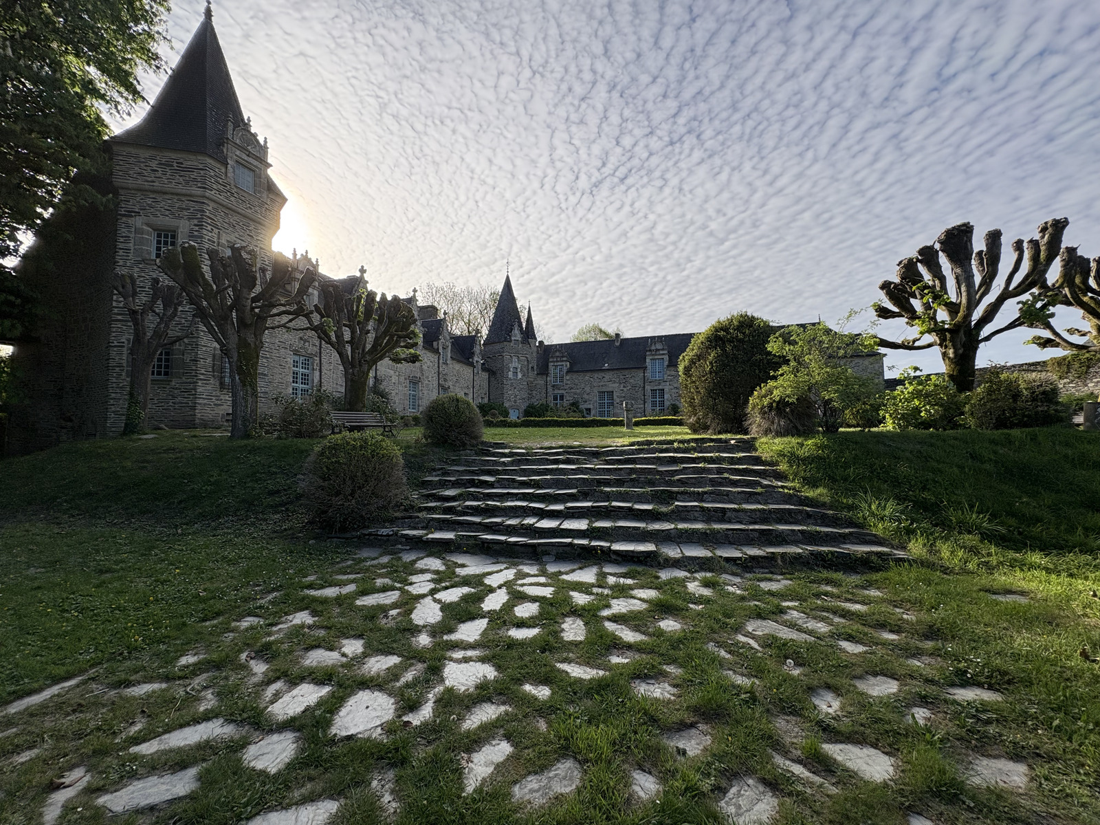 รูปถ่าย ฝรั่งเศส(France) รอชฟอร์-อ็อง-แตร์(Rochefort en terre) 2026-04 9