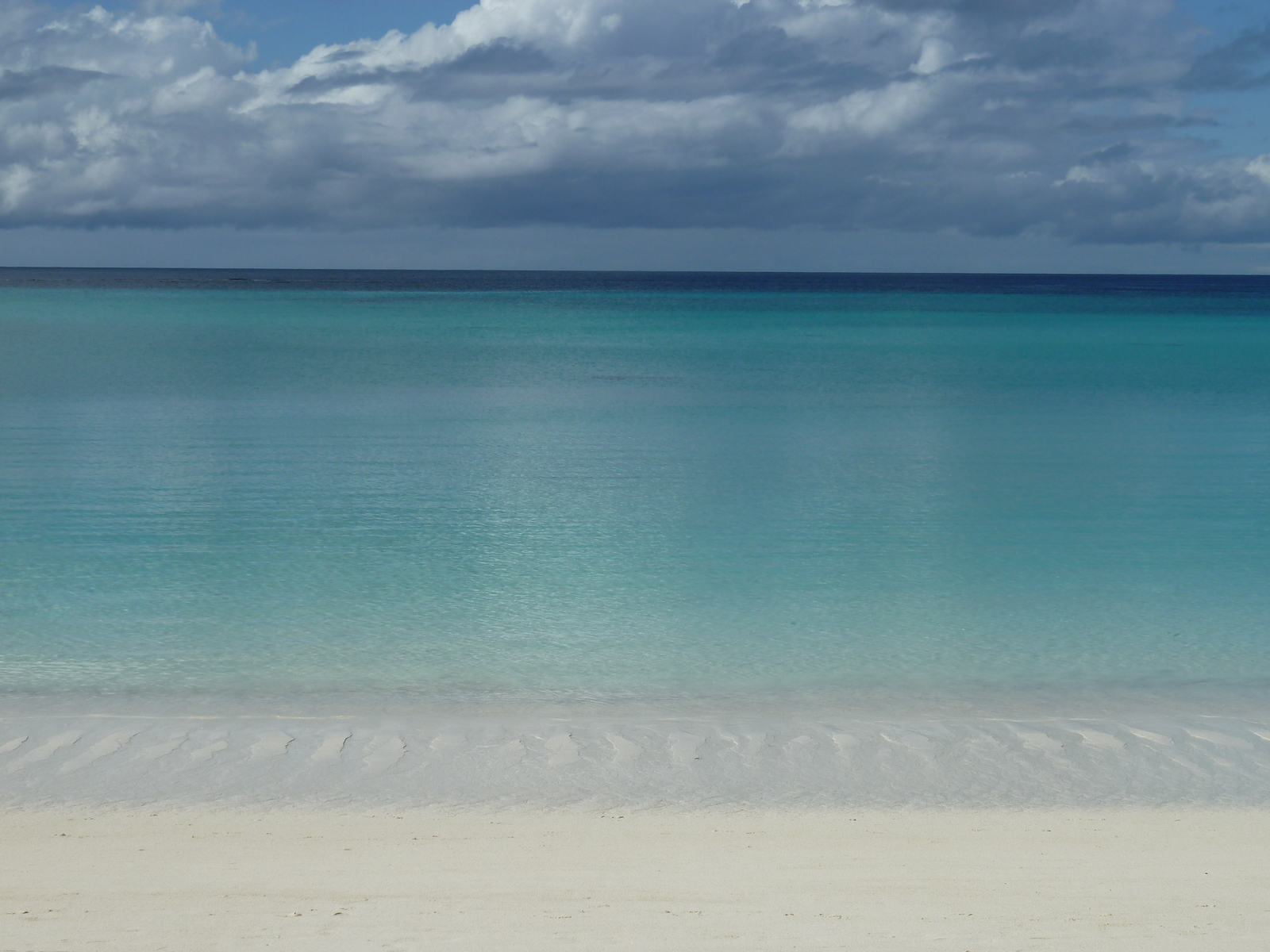 รูปถ่าย นิวแคลิโดเนีย(New Caledonia) เกาะลีฟู(Lifou) โรงแรมเดรฮูวิลเลจ(Drehu Village Hotel) 2010-05 15